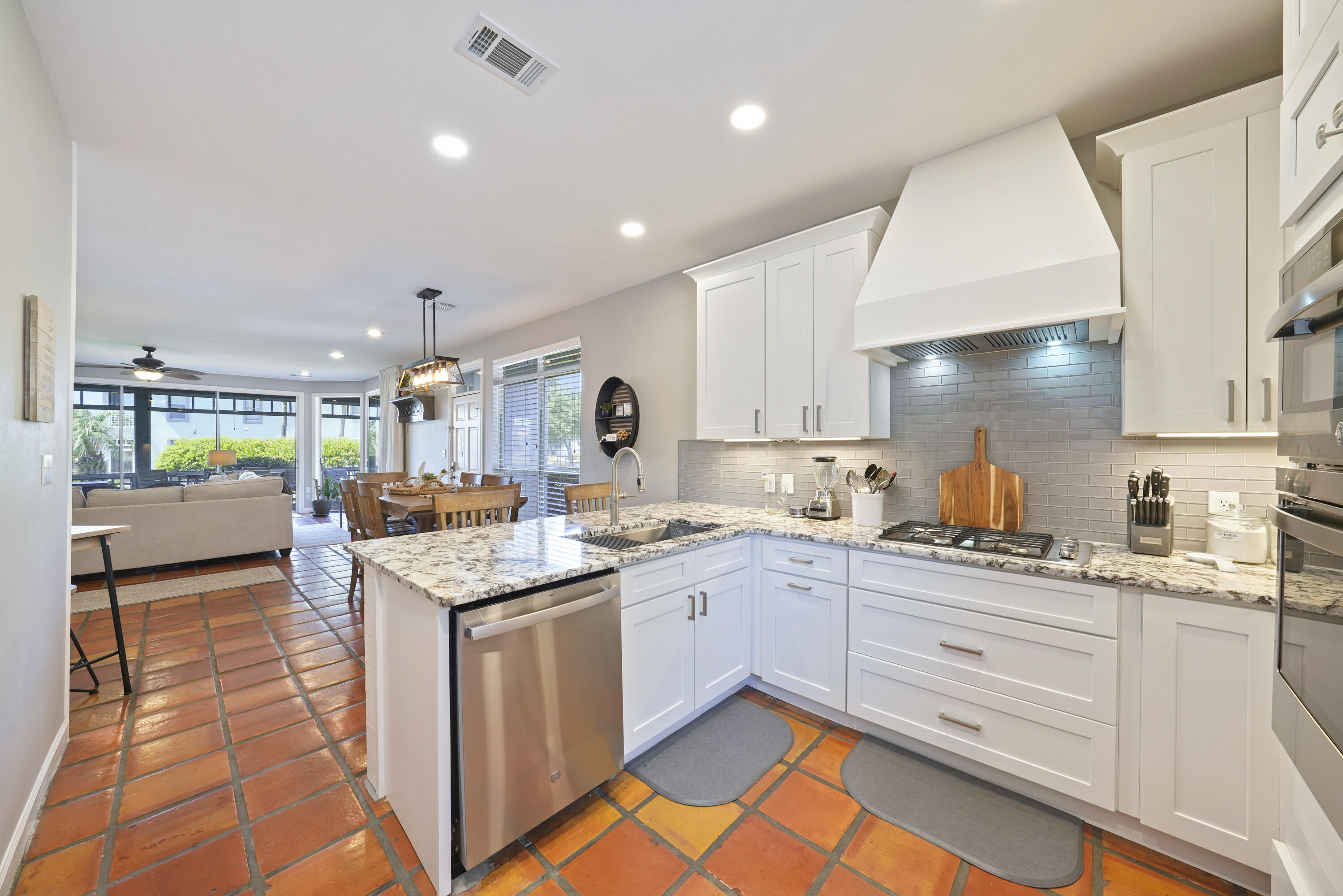 HIDDEN DUNES BEACH VILLAS - Residential