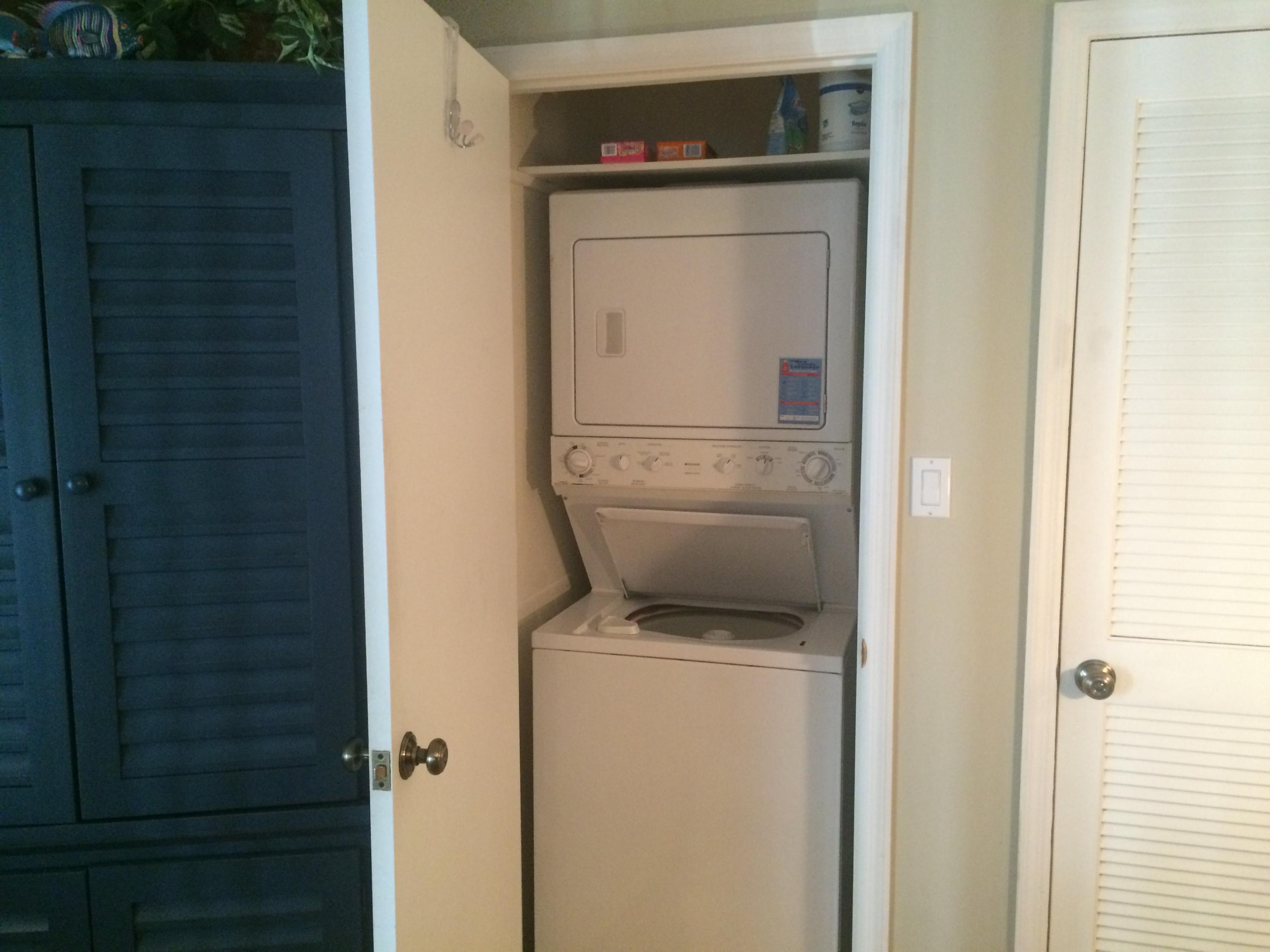 BEACHWOOD VILLAS CONDO PH 2 - Residential