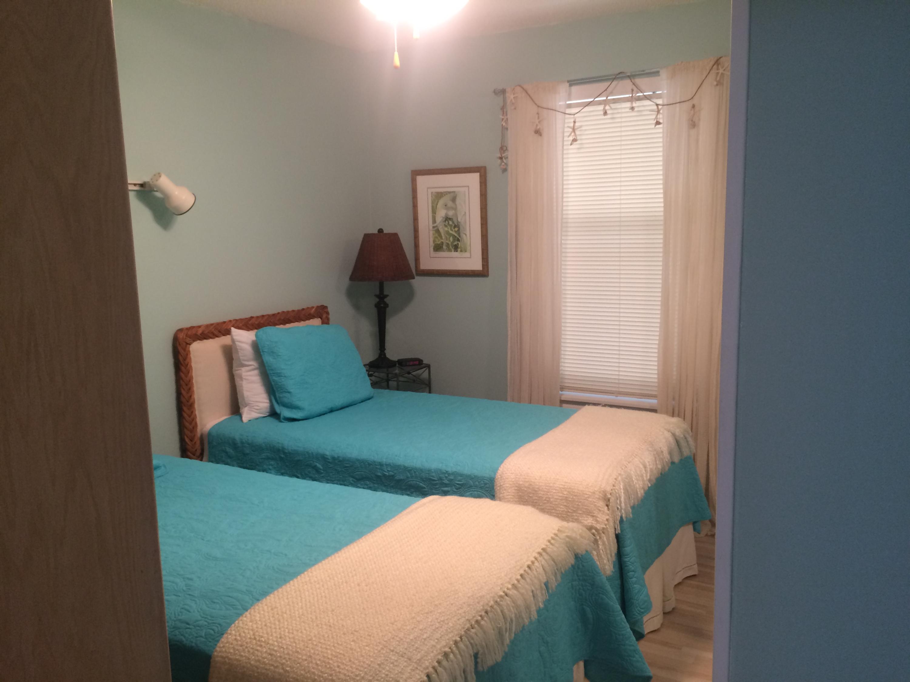 BEACHWOOD VILLAS CONDO PH 2 - Residential