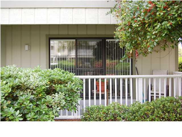 BEACHWOOD VILLAS CONDO PH 2 - Residential