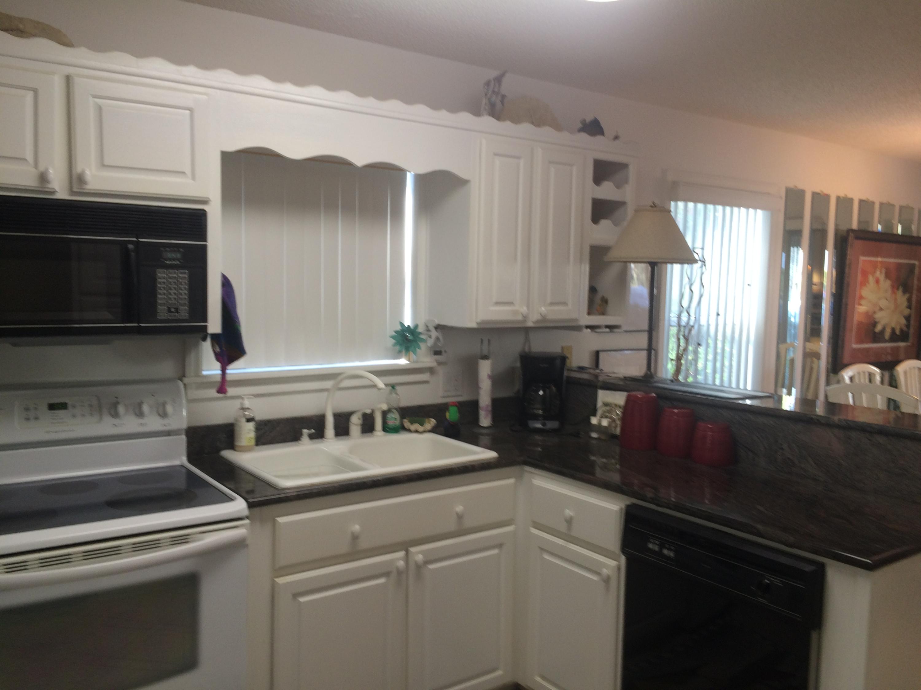 BEACHWOOD VILLAS CONDO PH 2 - Residential