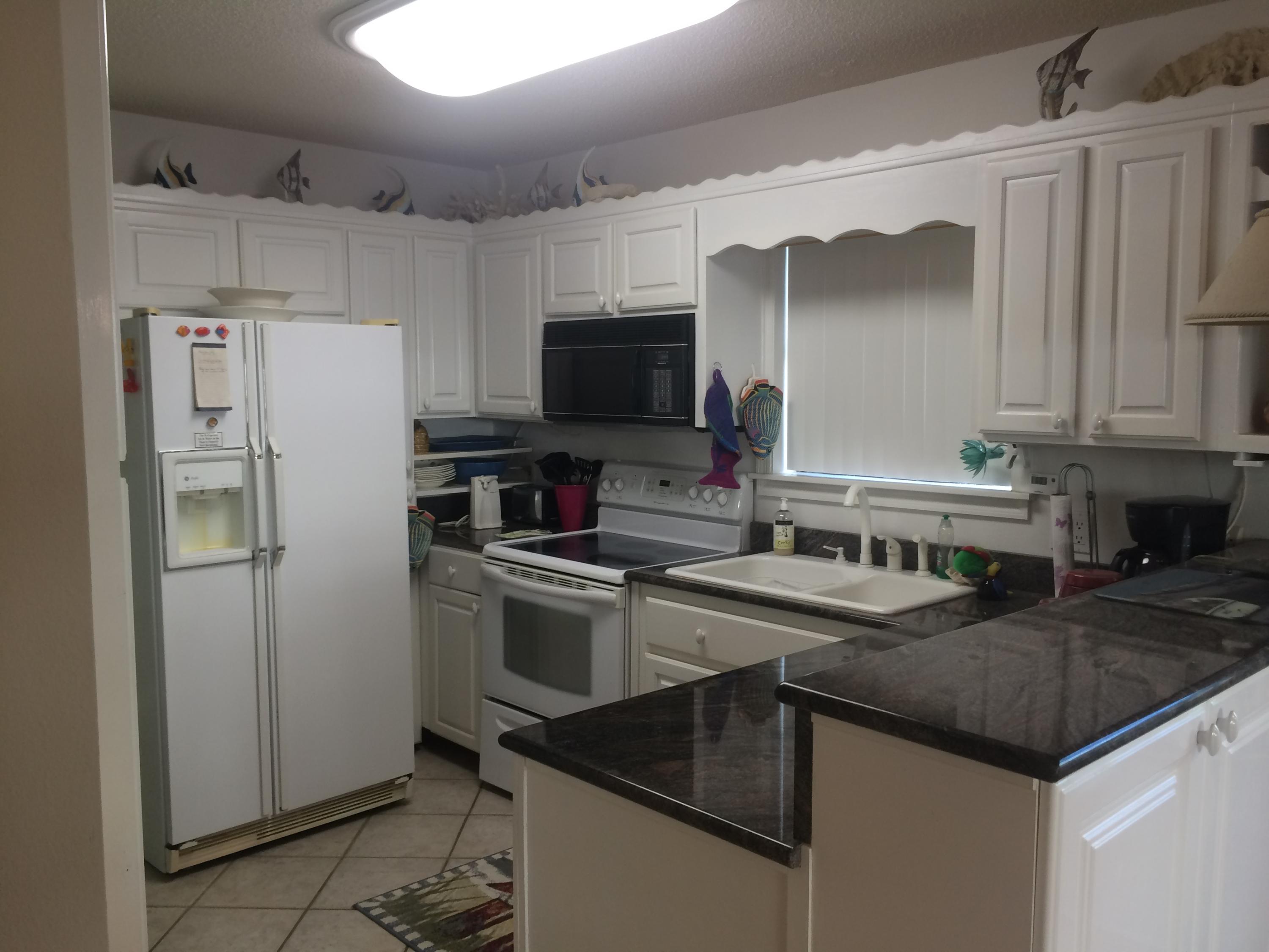 BEACHWOOD VILLAS CONDO PH 2 - Residential