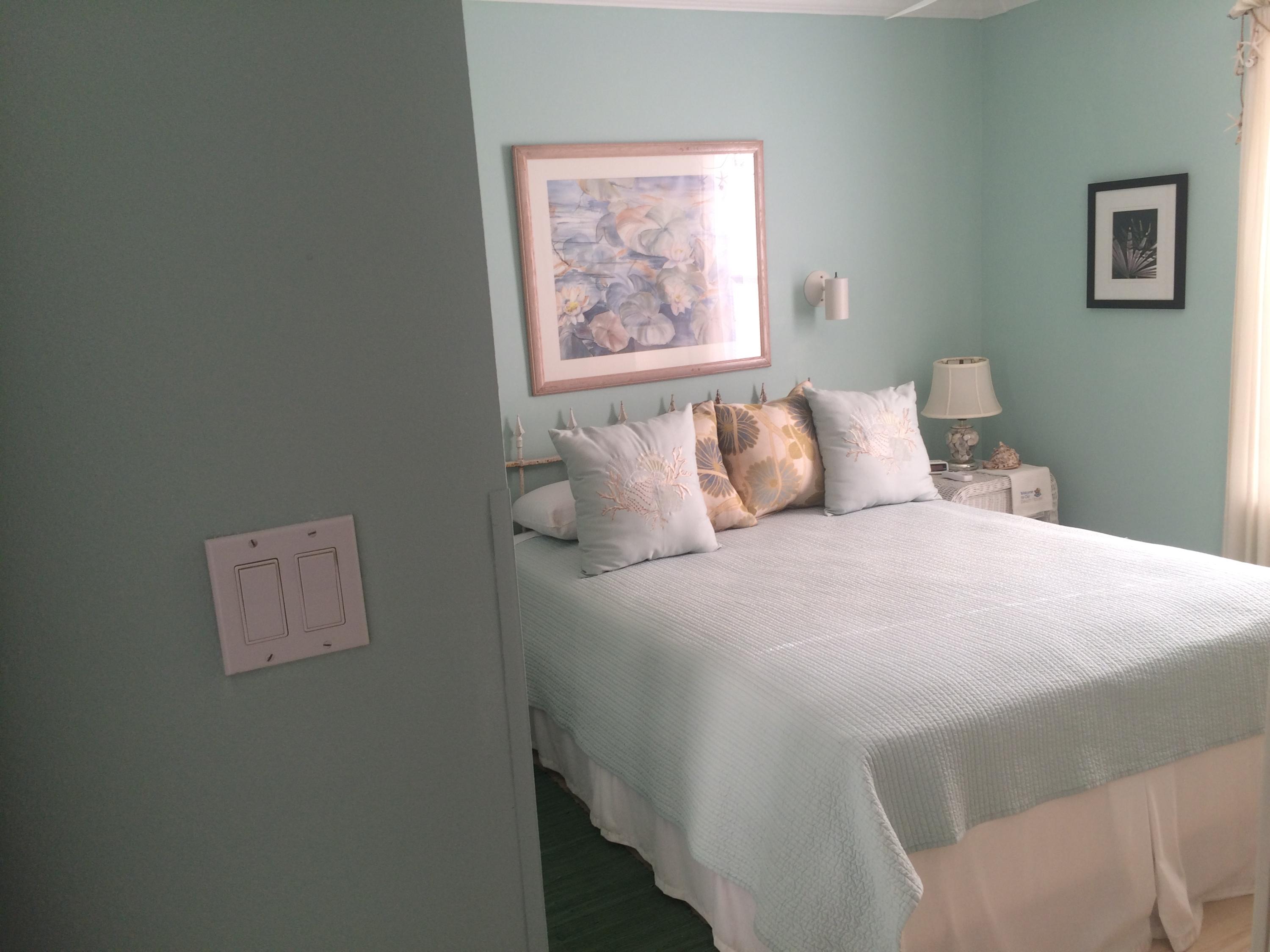 BEACHWOOD VILLAS CONDO PH 2 - Residential