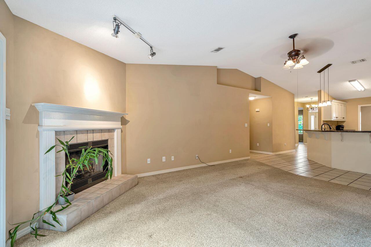 QUAYSIDE VILLAGE PH 2 - Residential