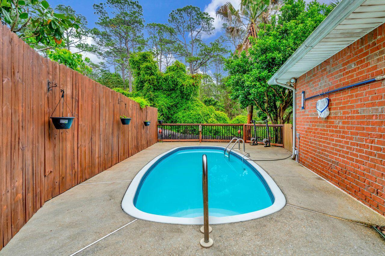 QUAYSIDE VILLAGE PH 2 - Residential