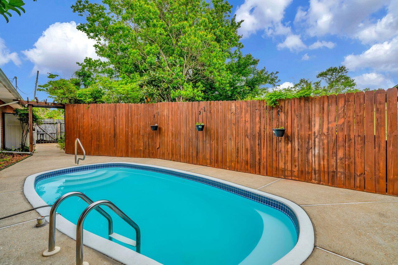 QUAYSIDE VILLAGE PH 2 - Residential