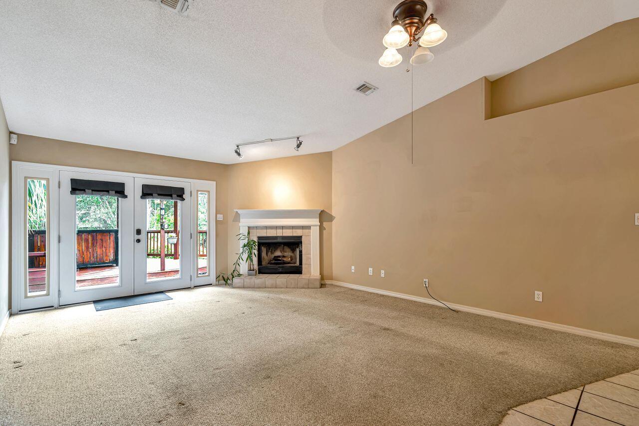 QUAYSIDE VILLAGE PH 2 - Residential