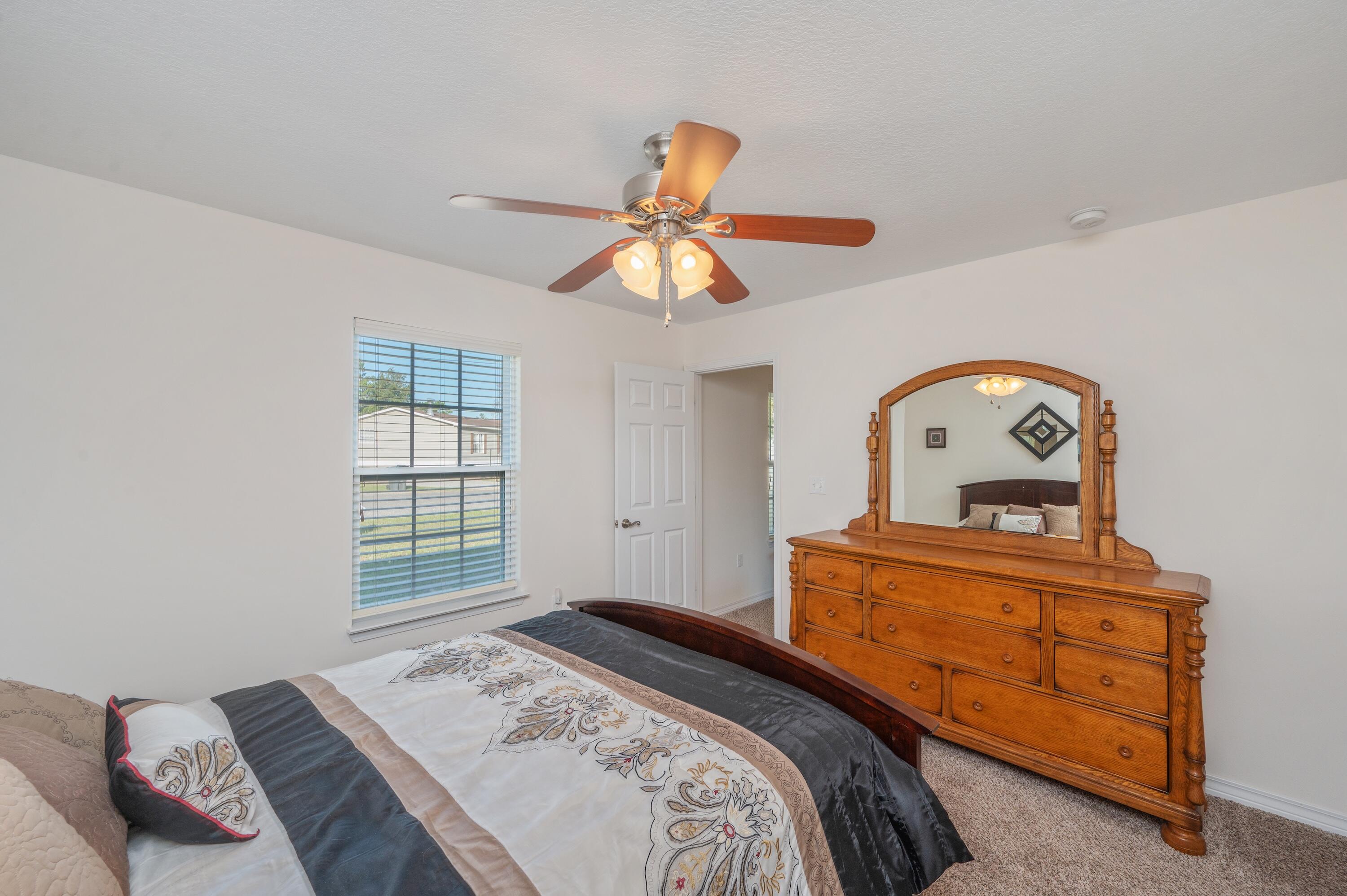 OAKWOOD LAKES ESTATES - Residential