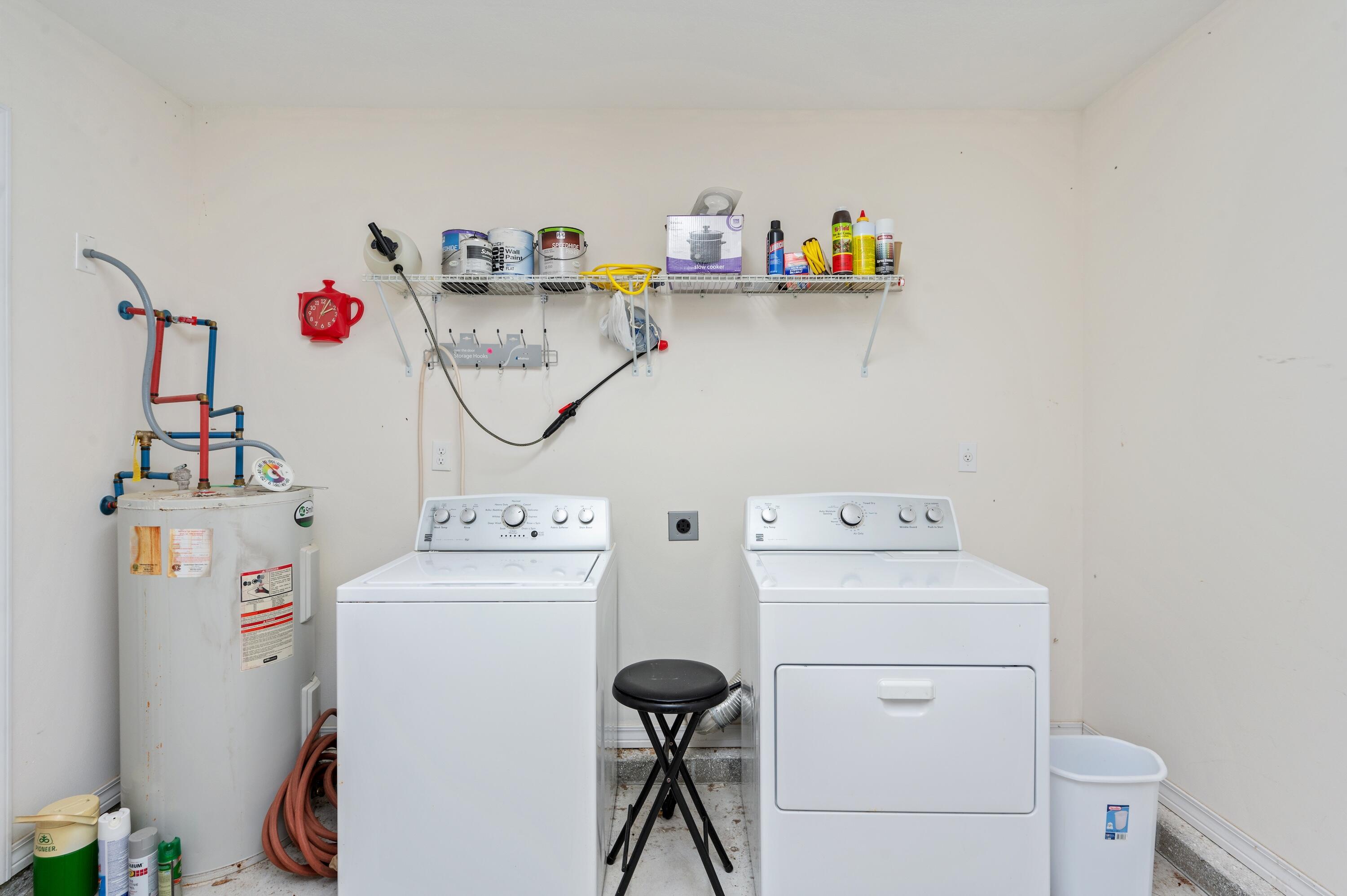 OAKWOOD LAKES ESTATES - Residential