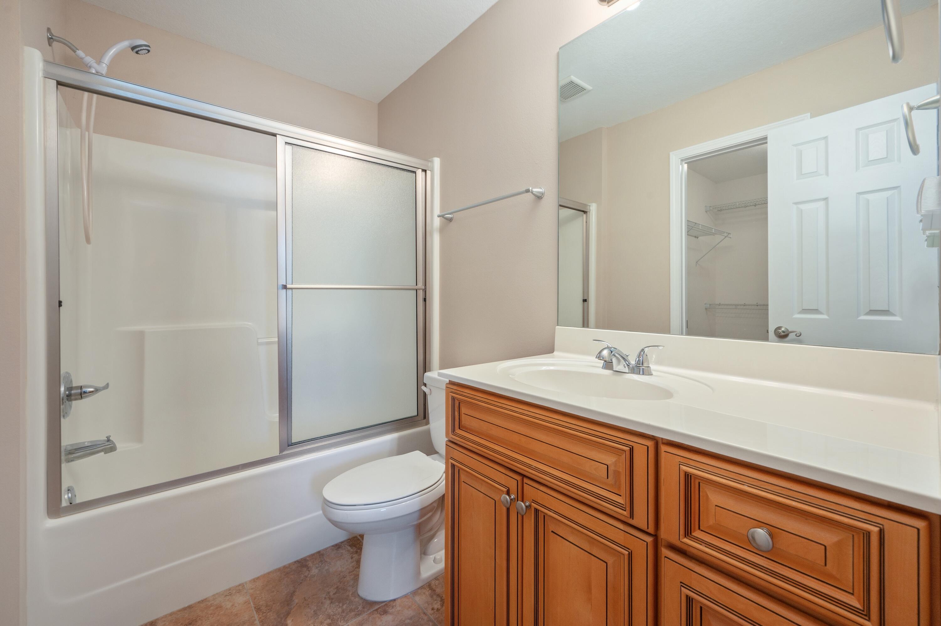 OAKWOOD LAKES ESTATES - Residential