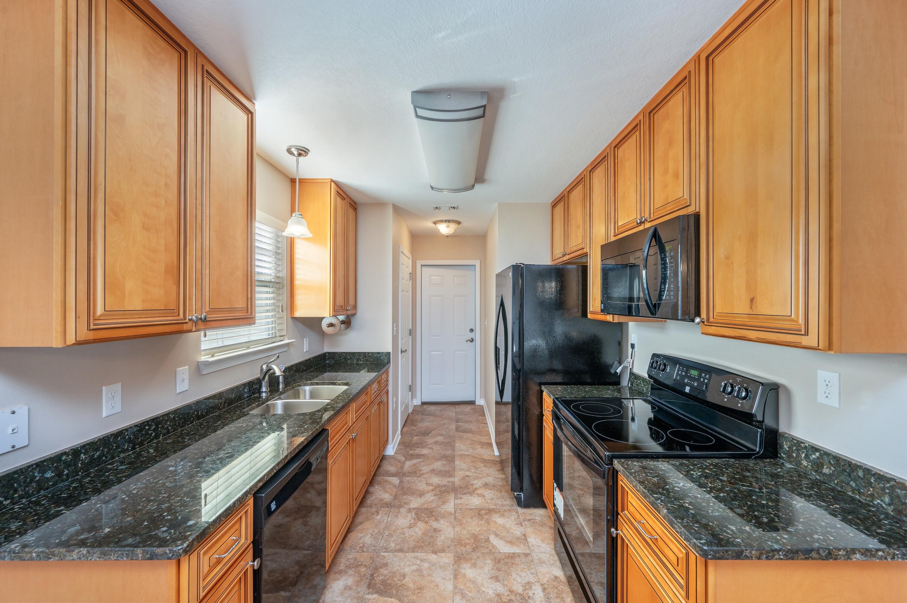 OAKWOOD LAKES ESTATES - Residential