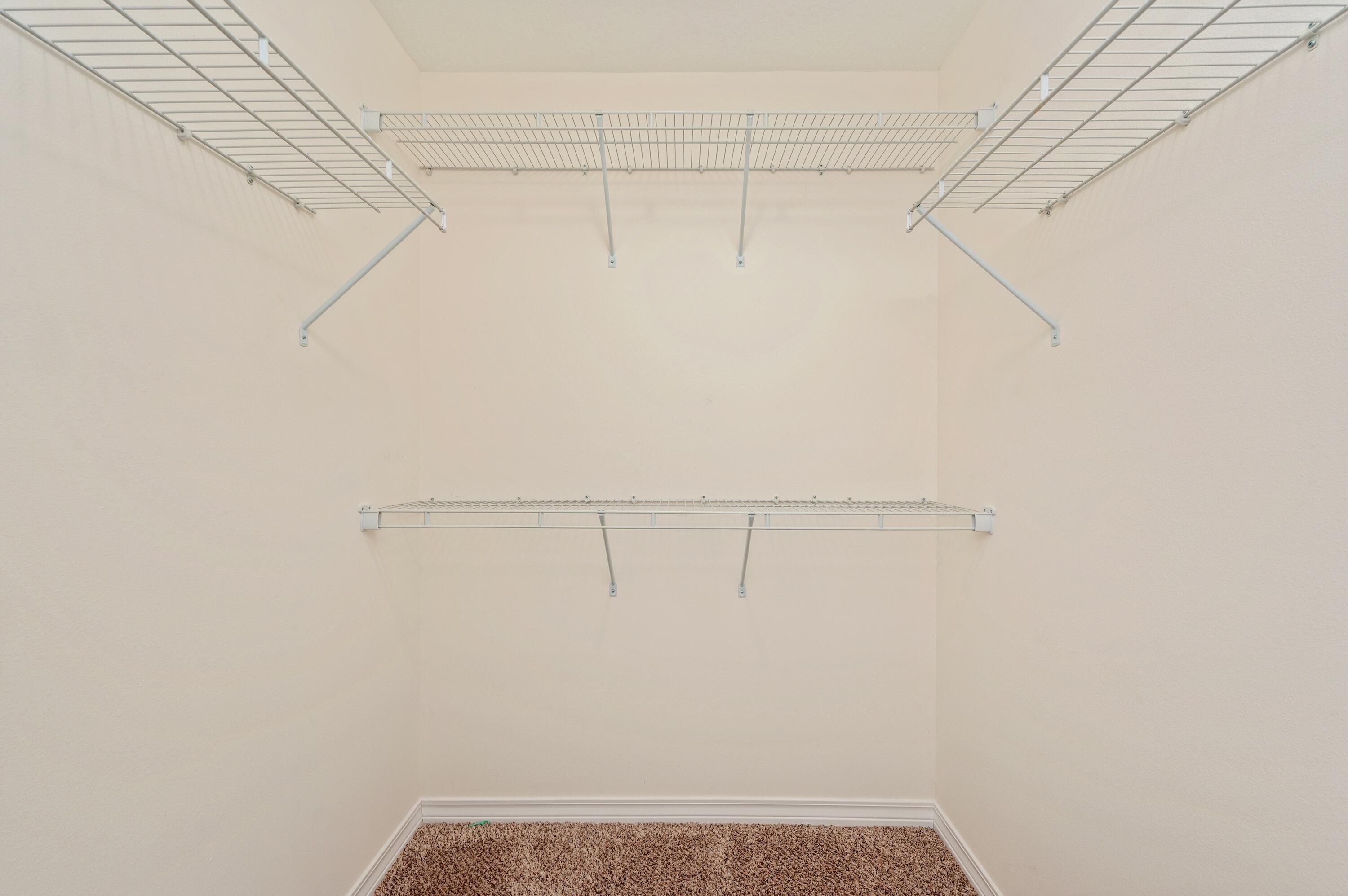 OAKWOOD LAKES ESTATES - Residential