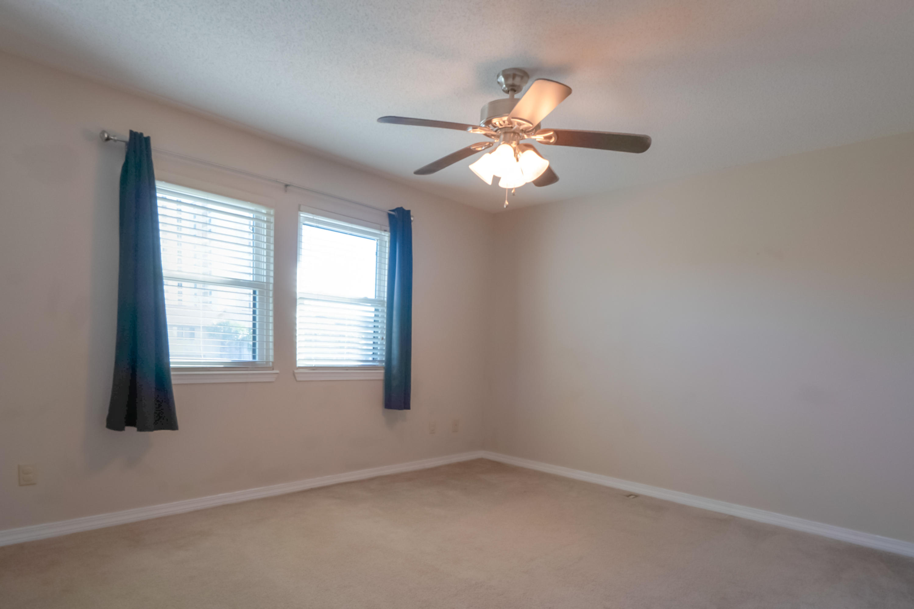 SUGAR BEACH T/H - Residential