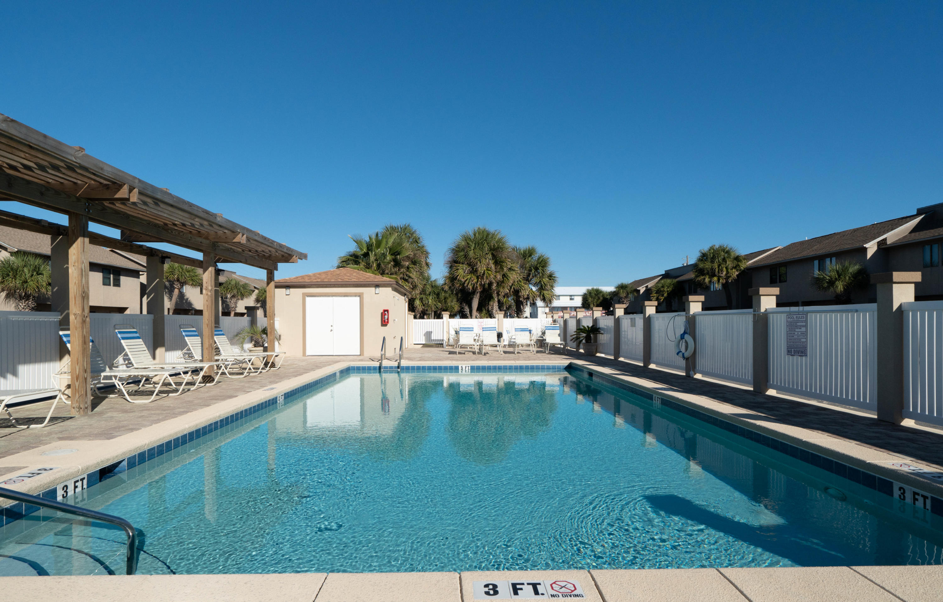 SUGAR BEACH T/H - Residential