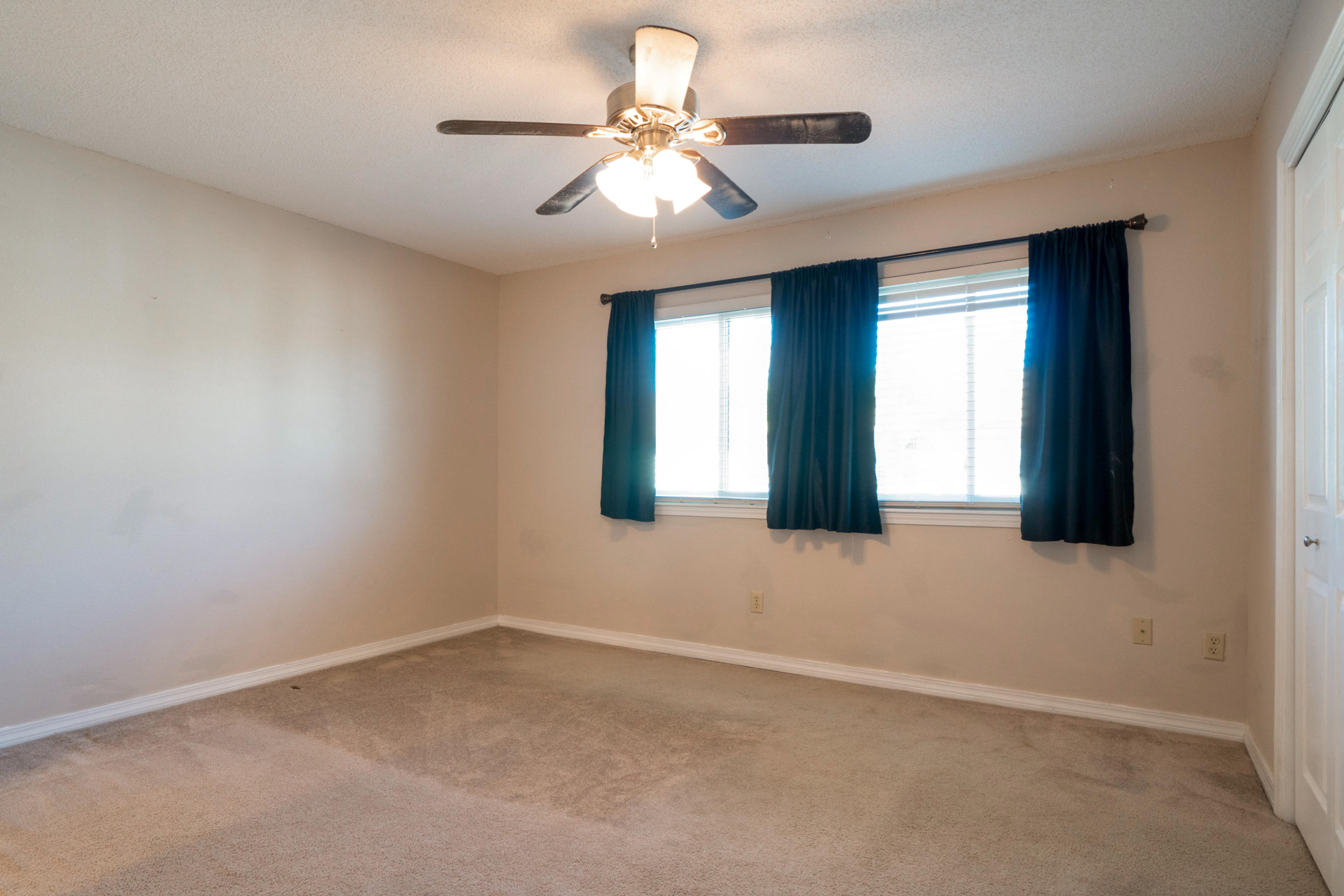 SUGAR BEACH T/H - Residential