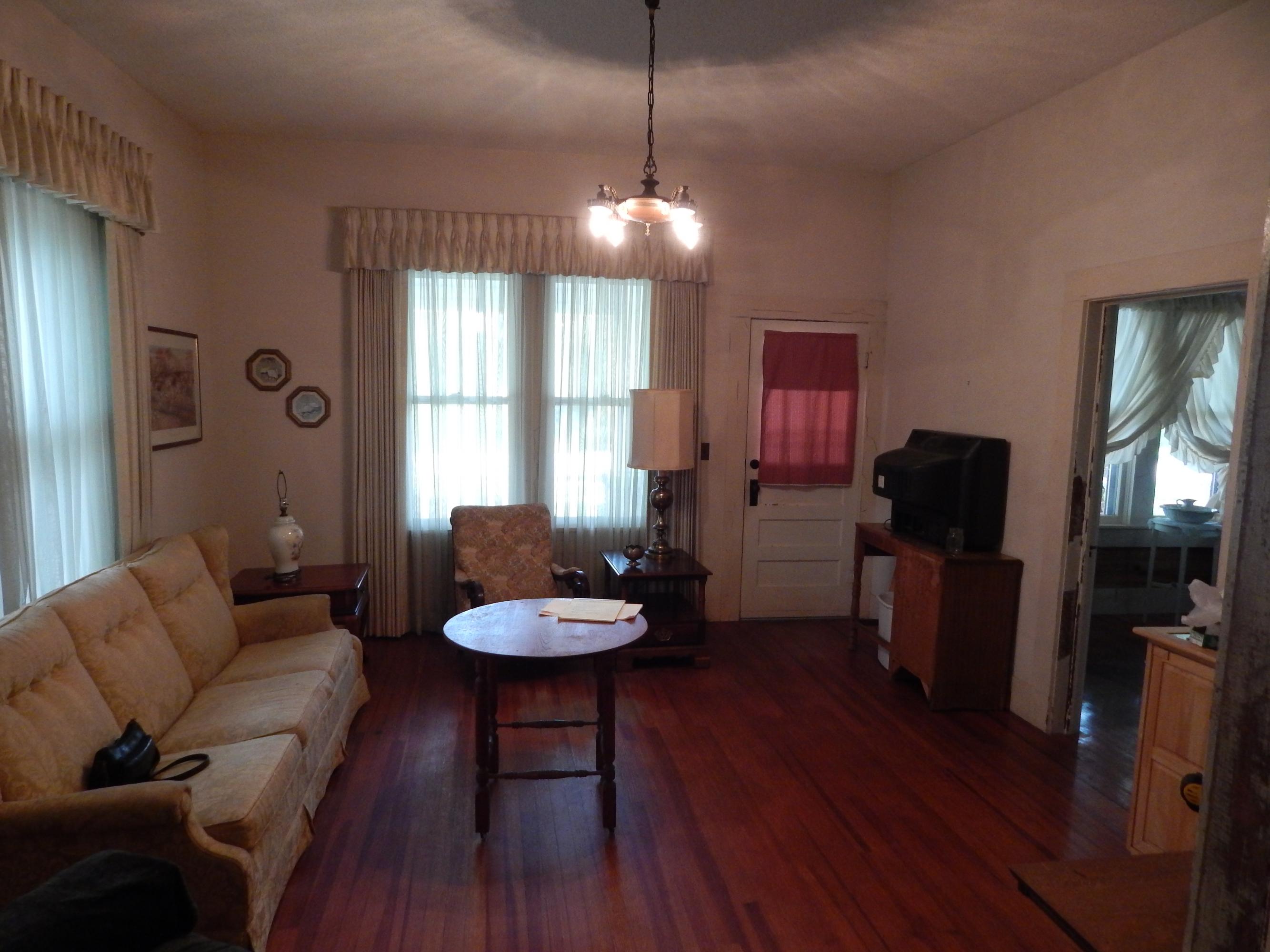 DEFUNIAK SPRINGS TOWN OF - Residential