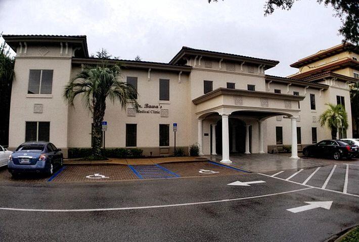 FIRST YEAR REDUCED RATE OF $15/sf on a 2-year lease. Class ''A'' professional office space located in the most prestigious office complex in Destin, Regatta Commons. This 2nd-floor unit of 396 sq ft located above Dr. Nitin Bawa's medical practice offices on the first floor, has ready to move-in offices for the professional needing prime space in the center of Destin. Regatta Commons is centrally located in Destin's financial district close to shopping centers, banks, residential communities of Regatta Bay and Kelly Plantation and Destin Middle. Landlord provides all utilities and maintenance with terms of the lease except for cable, internet, and telephone. Available immediately.