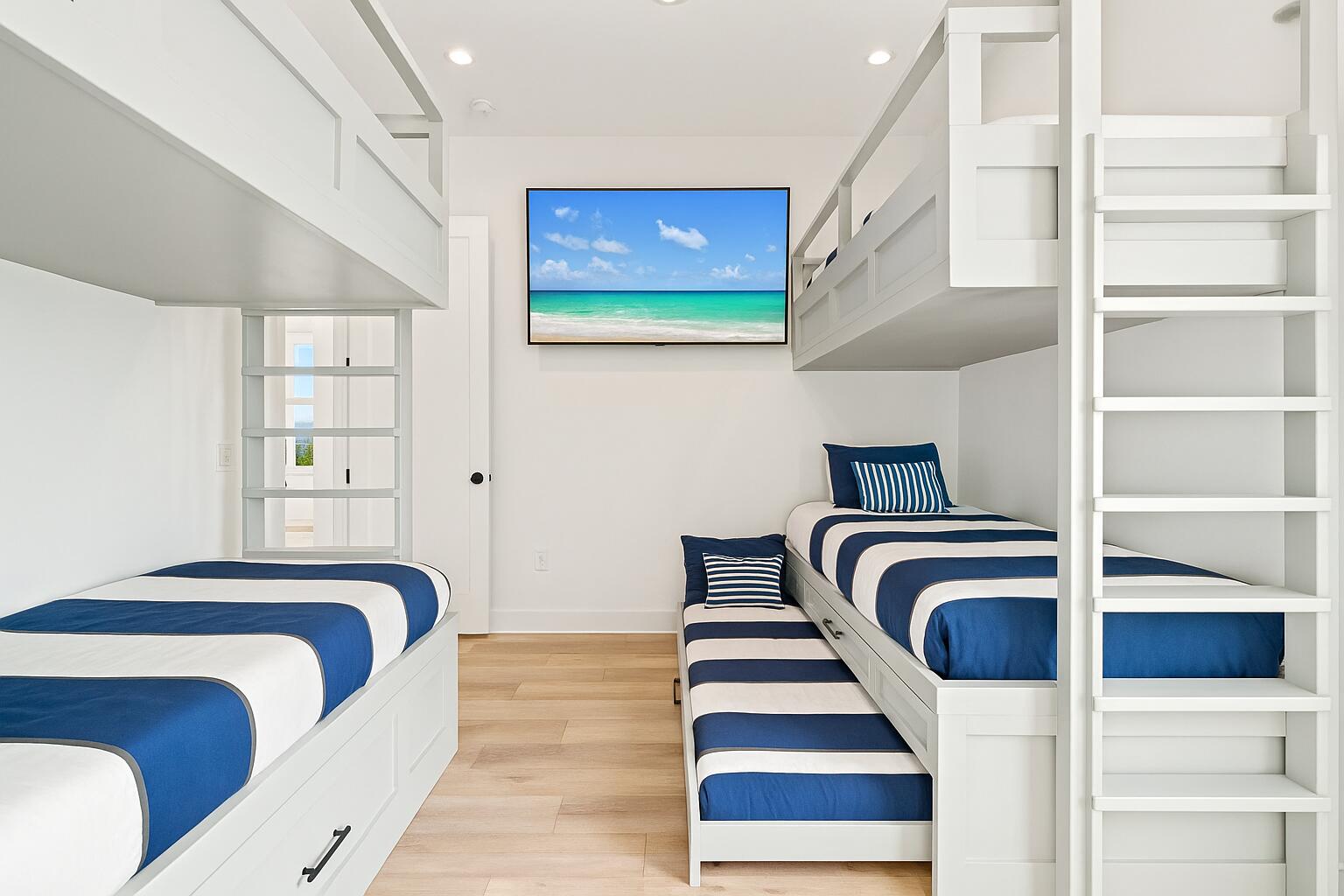 BLUE MOUNTAIN ESTATES - Residential