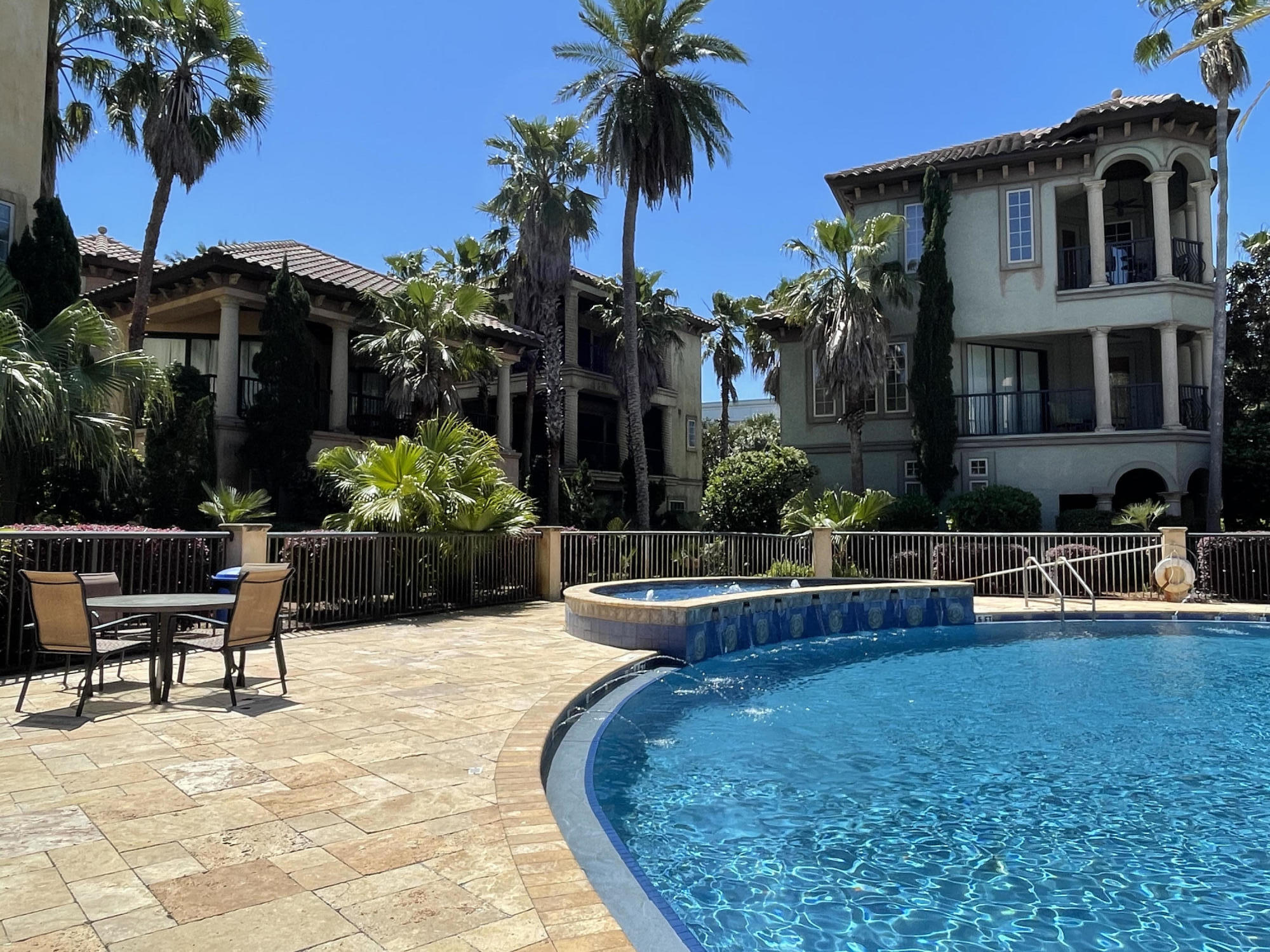SAINT TROPEZ - Residential
