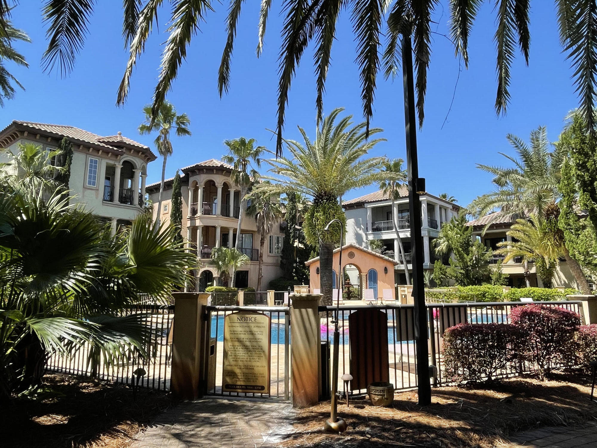 SAINT TROPEZ - Residential
