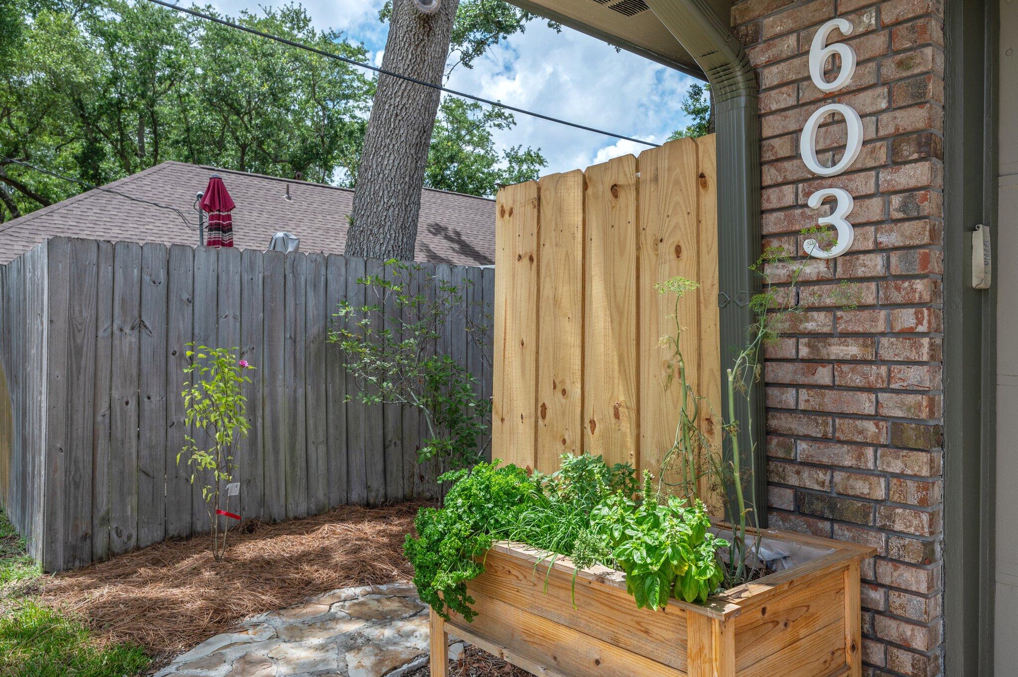 PINEWOOD ESTATES 2 - Residential