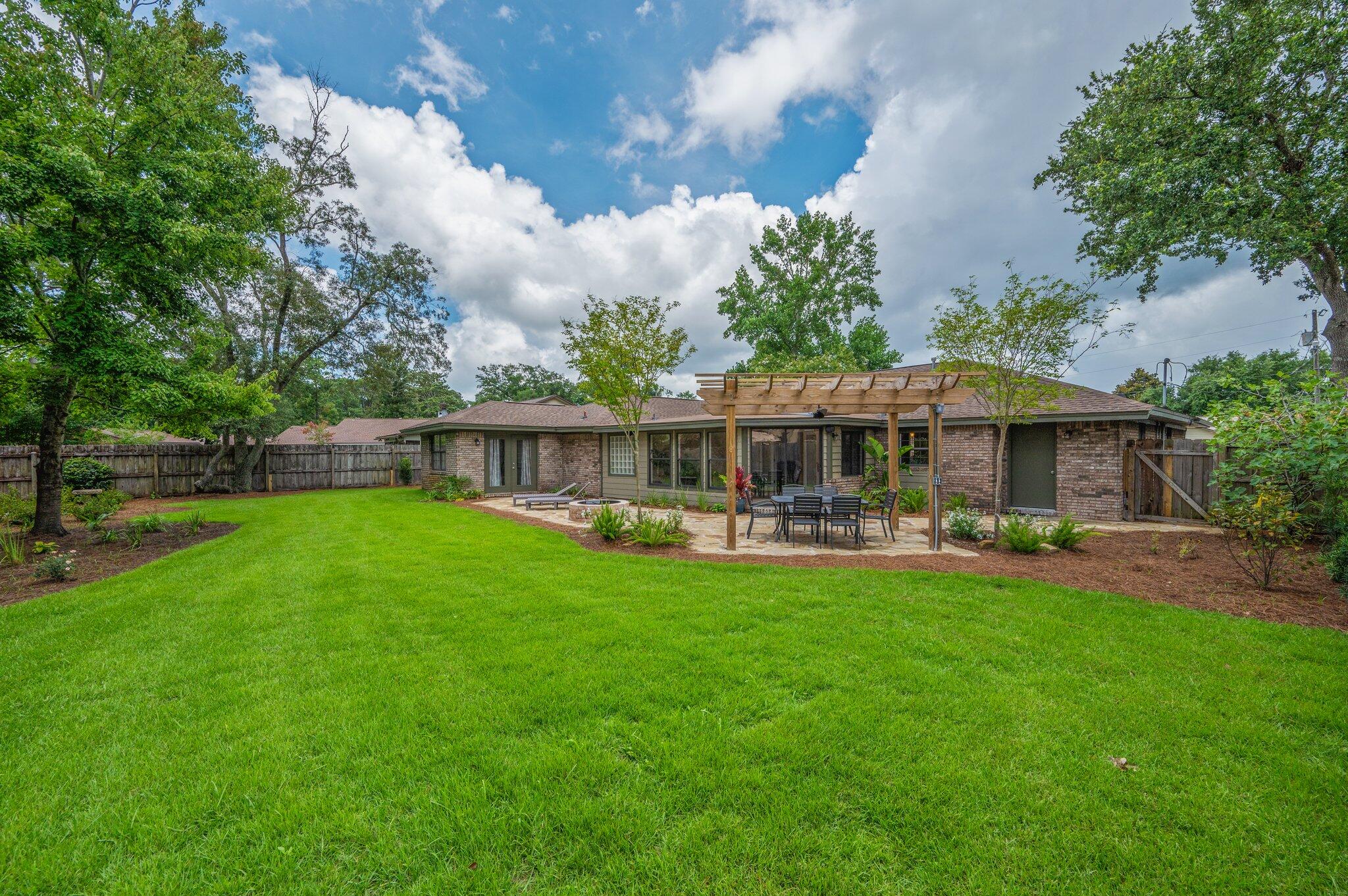 PINEWOOD ESTATES 2 - Residential