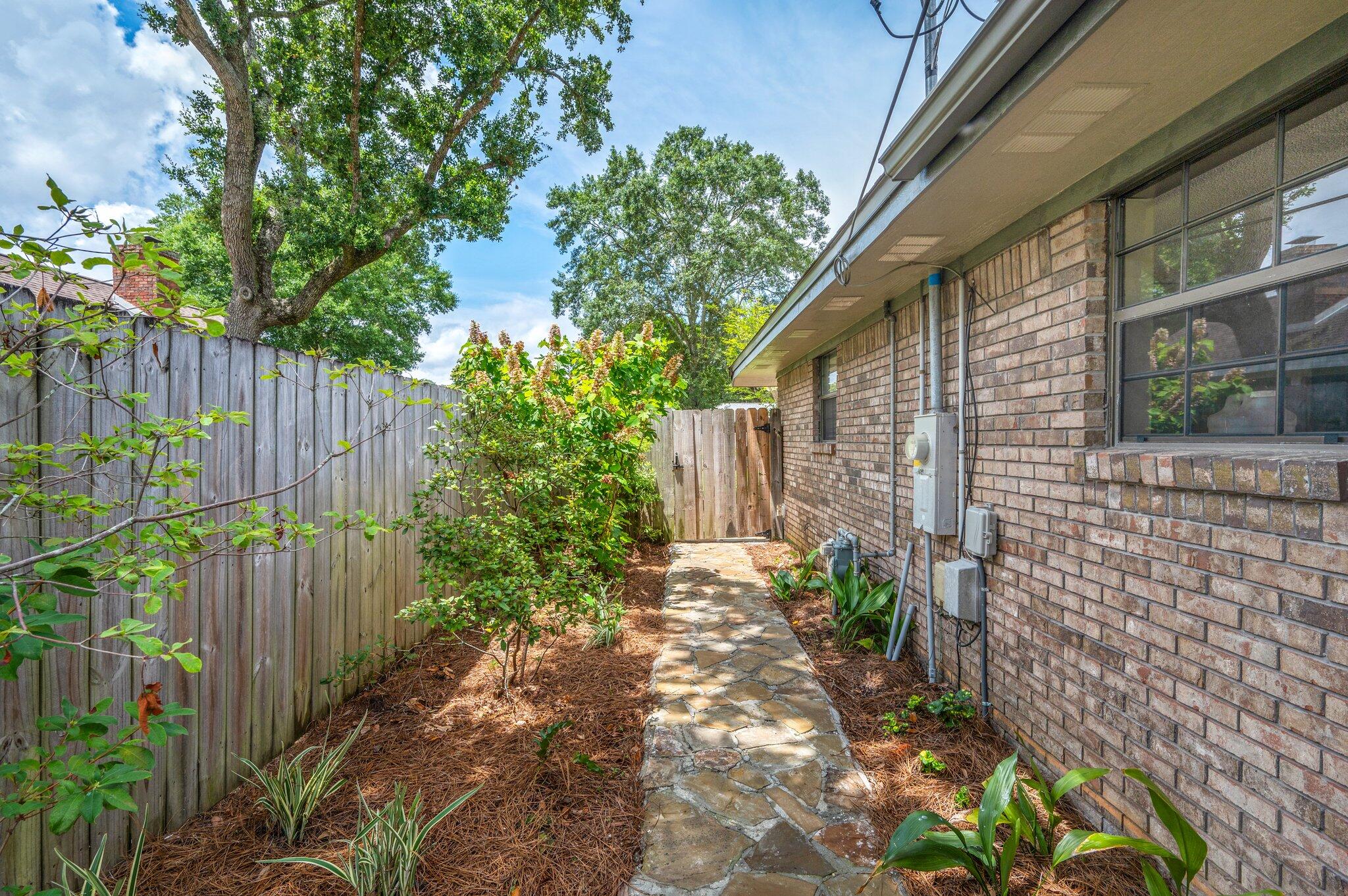 PINEWOOD ESTATES 2 - Residential