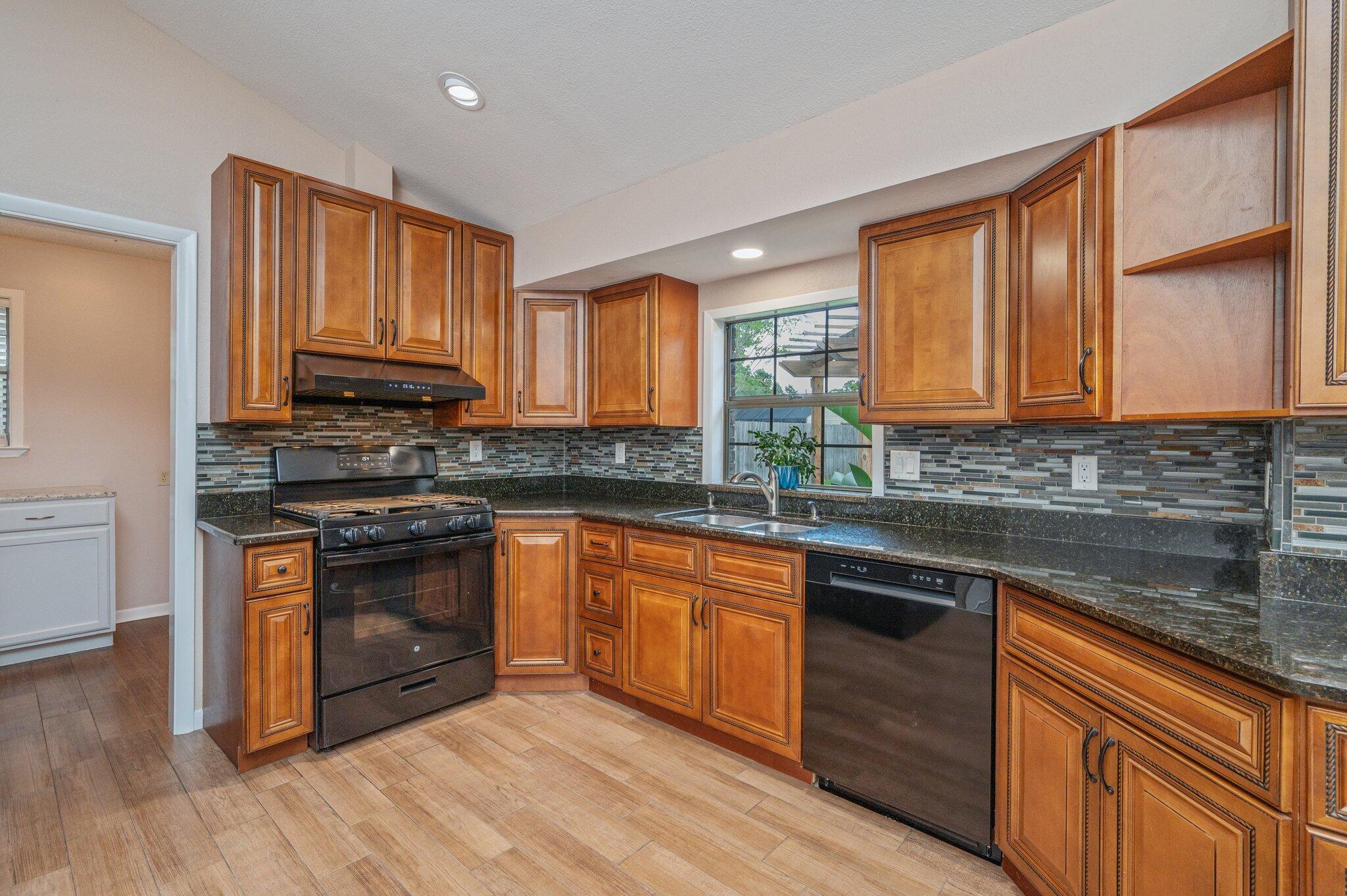 PINEWOOD ESTATES 2 - Residential