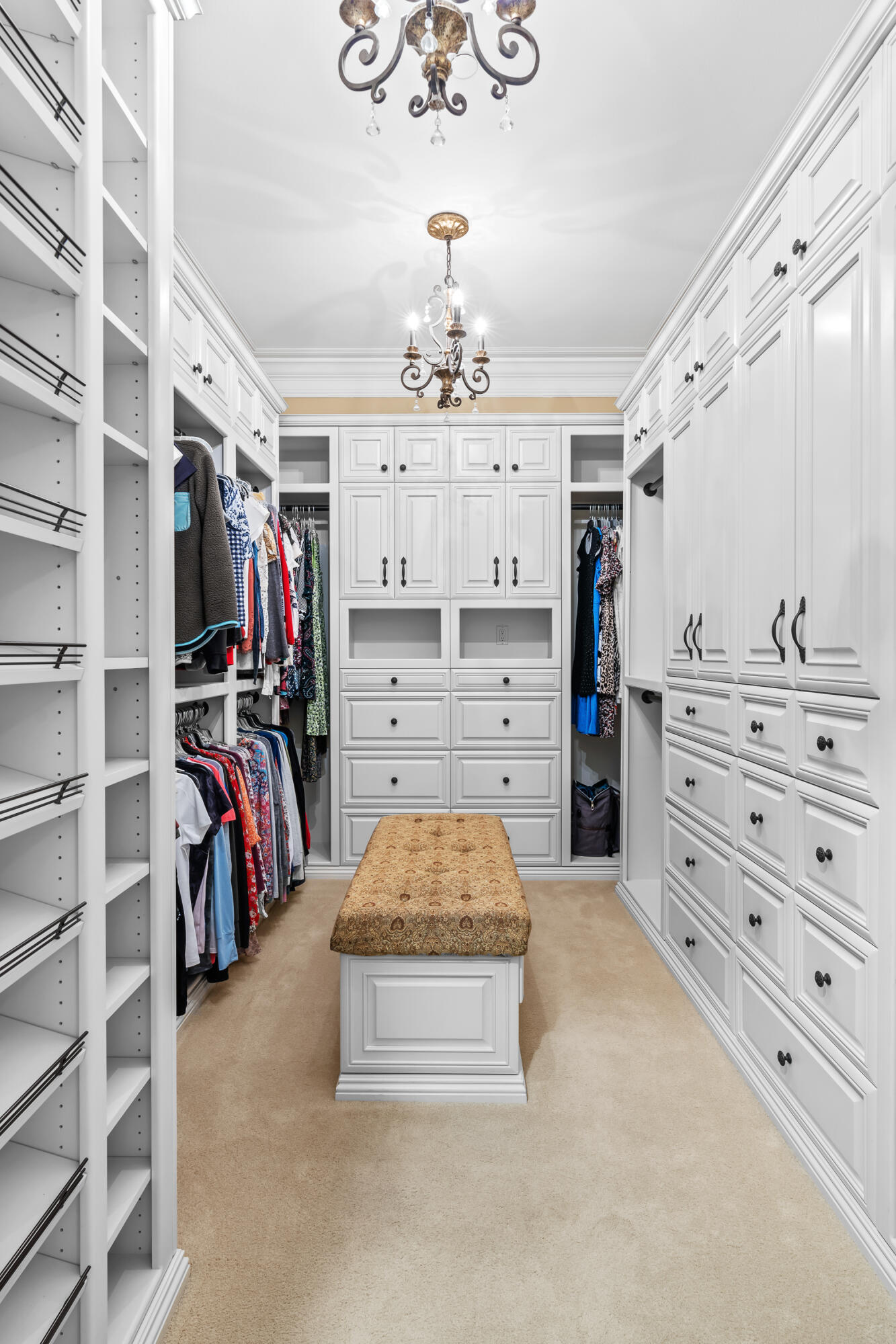 BLACK POINTE - Residential
