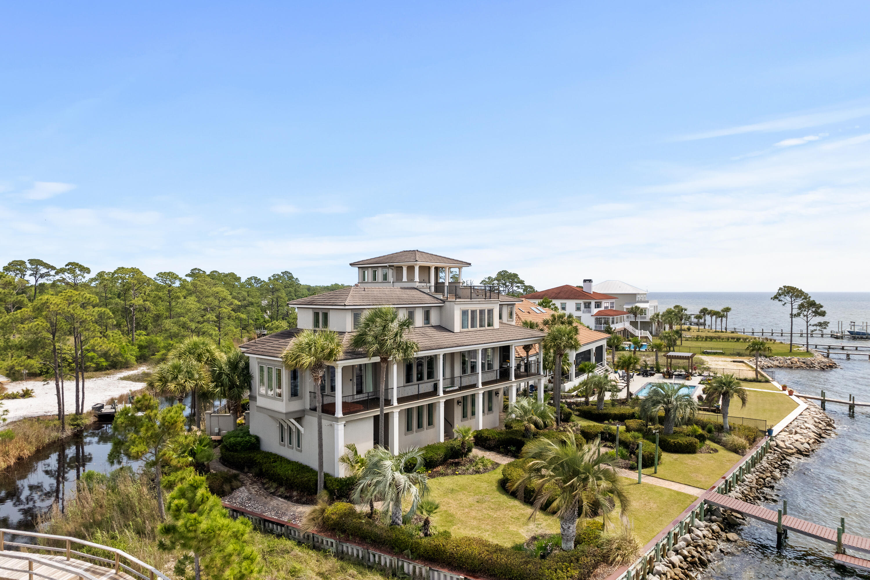 BLACK POINTE - Residential