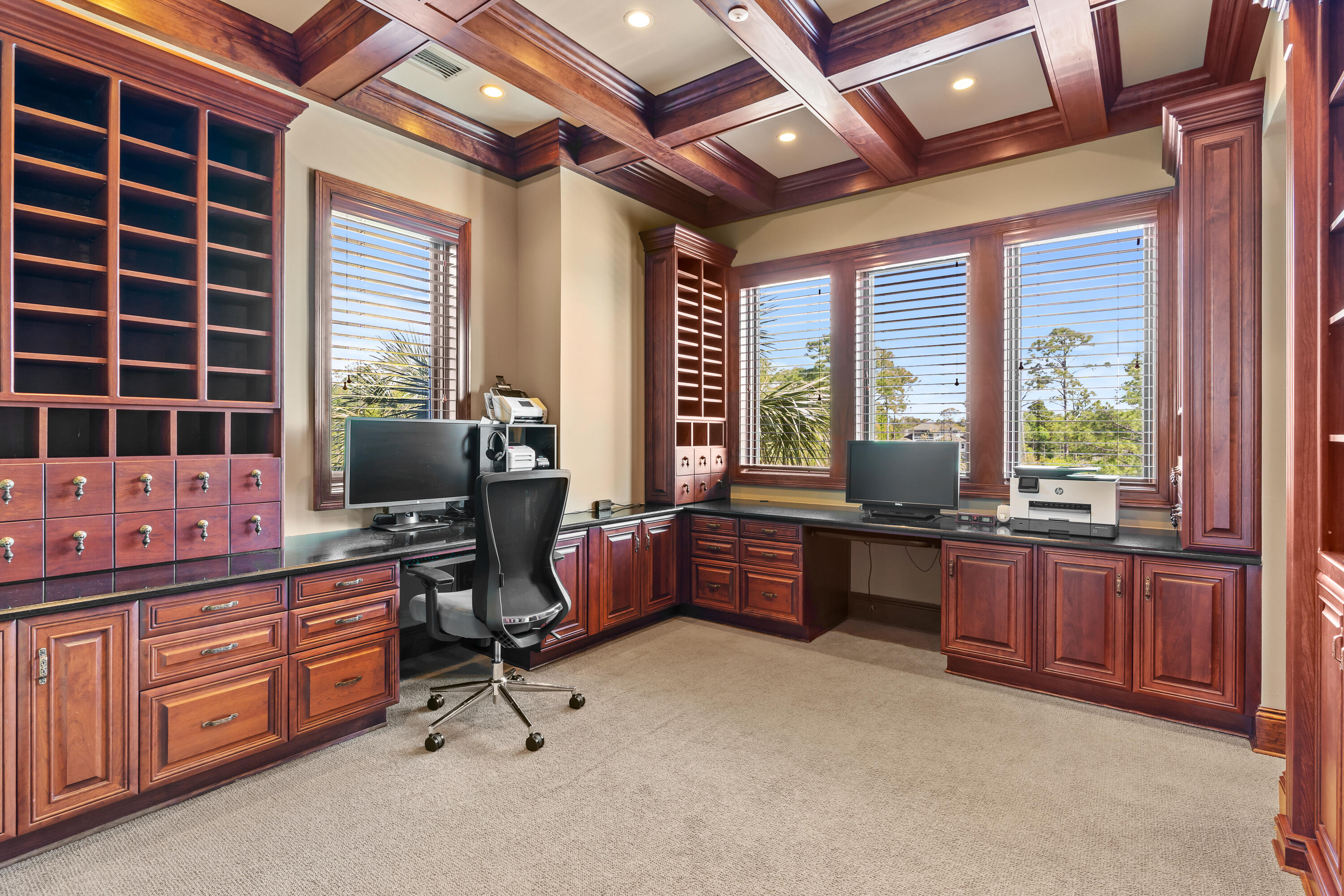 BLACK POINTE - Residential