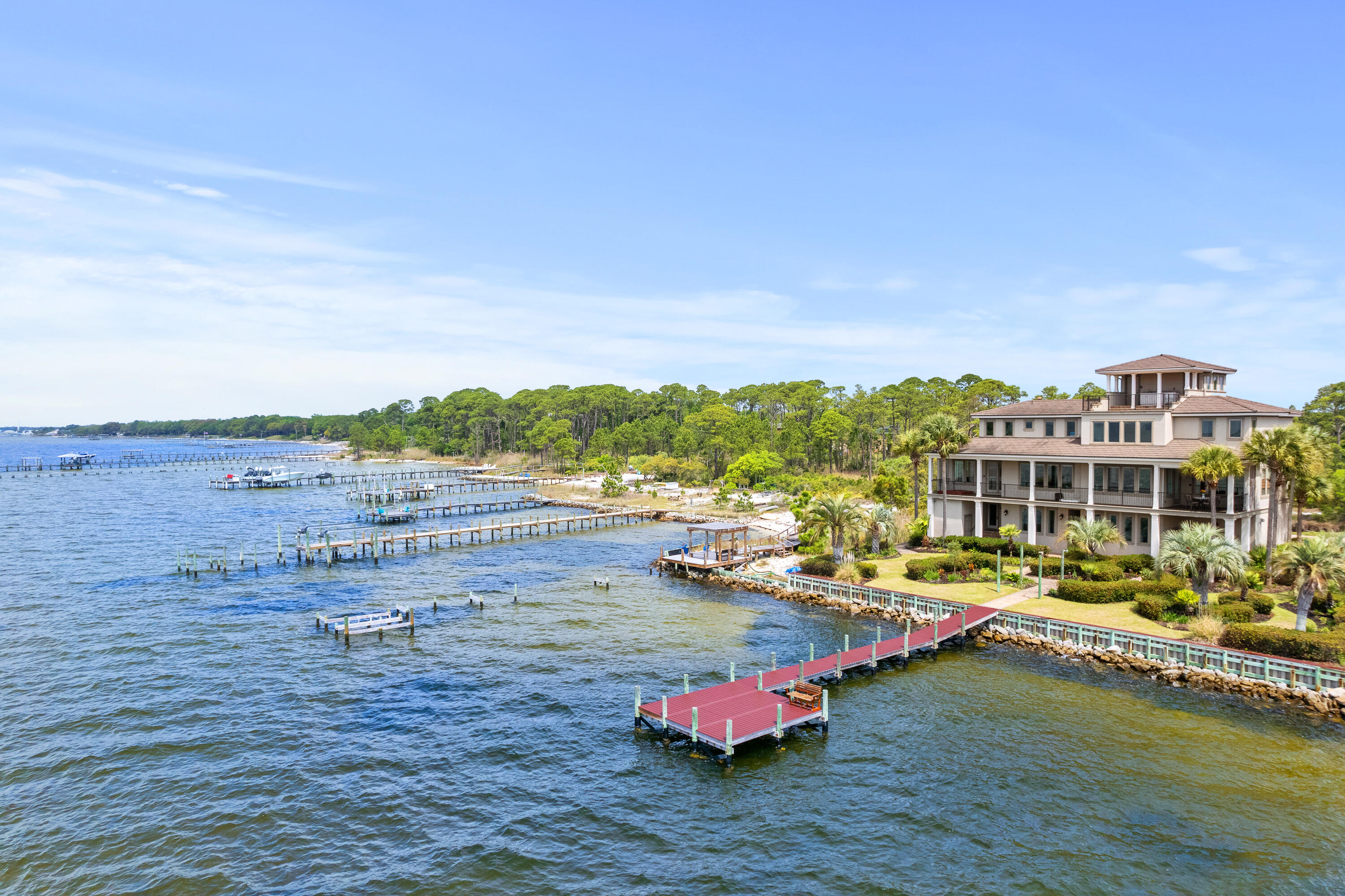 BLACK POINTE - Residential