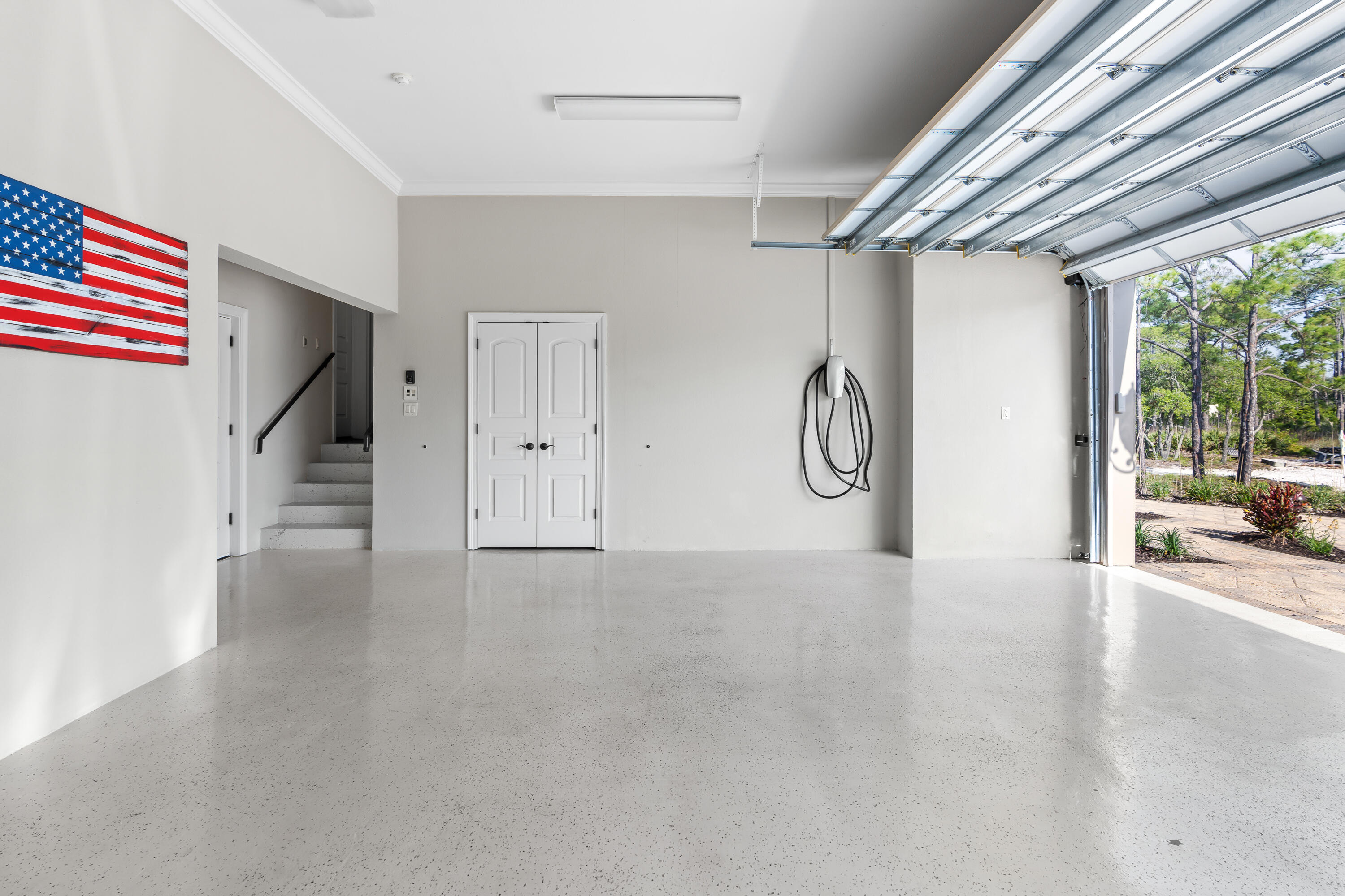 BLACK POINTE - Residential