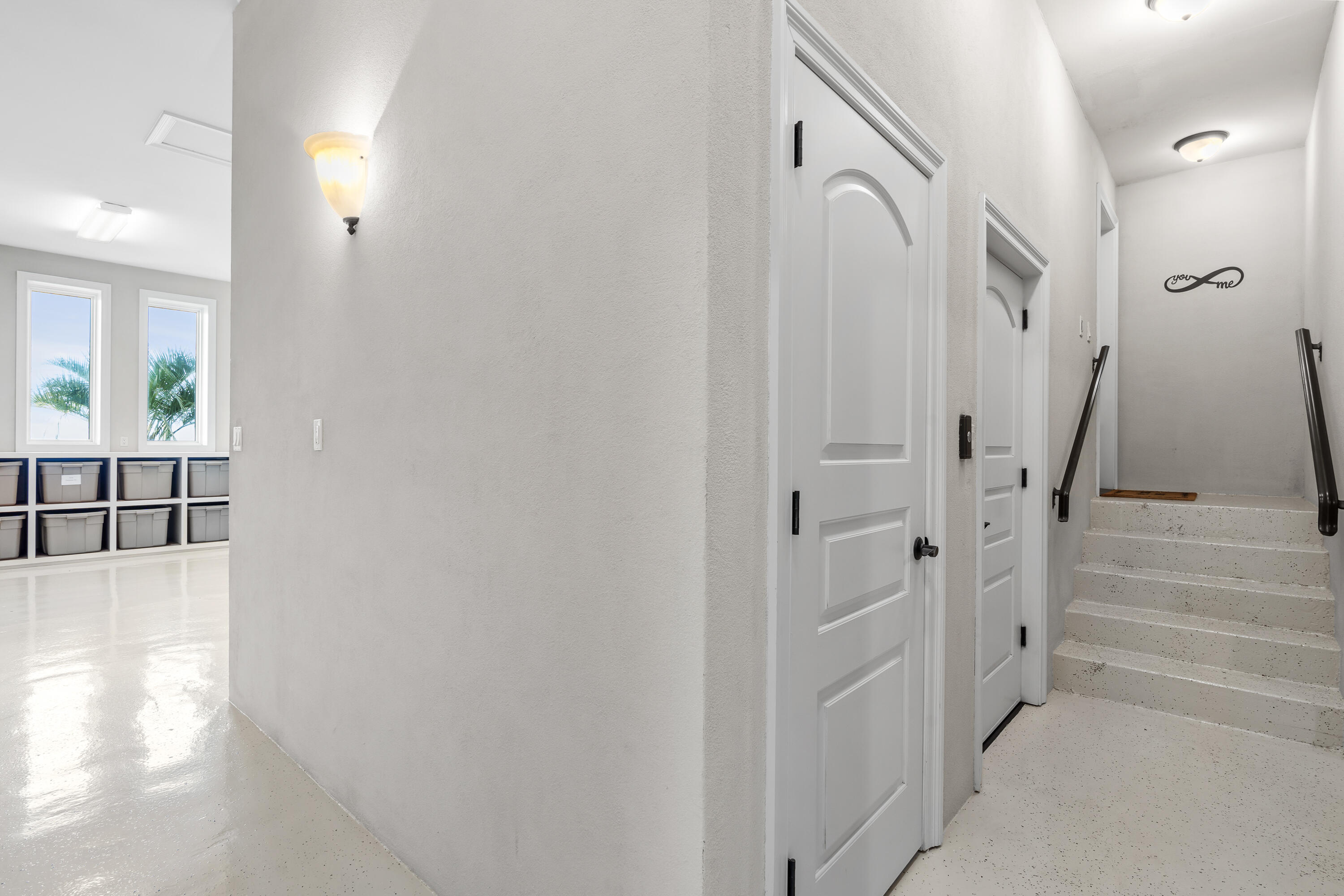 BLACK POINTE - Residential