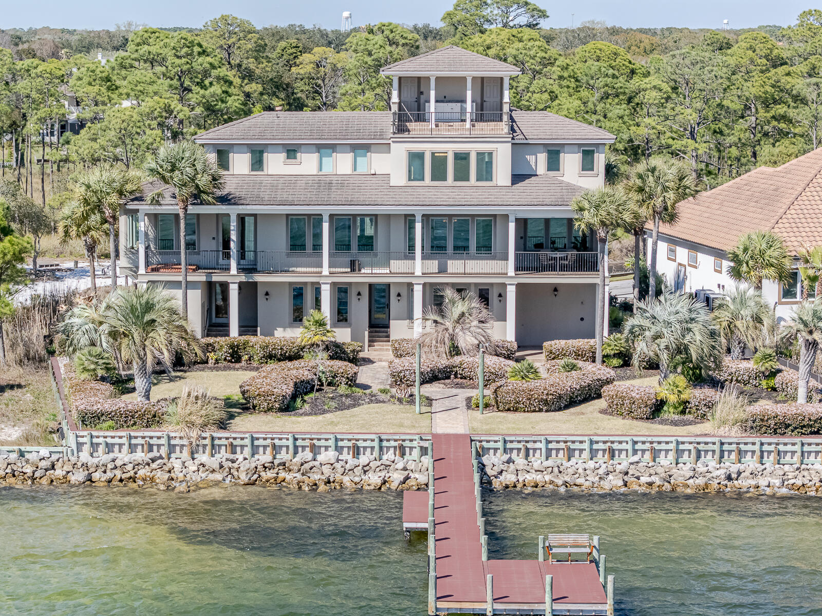BLACK POINTE - Residential