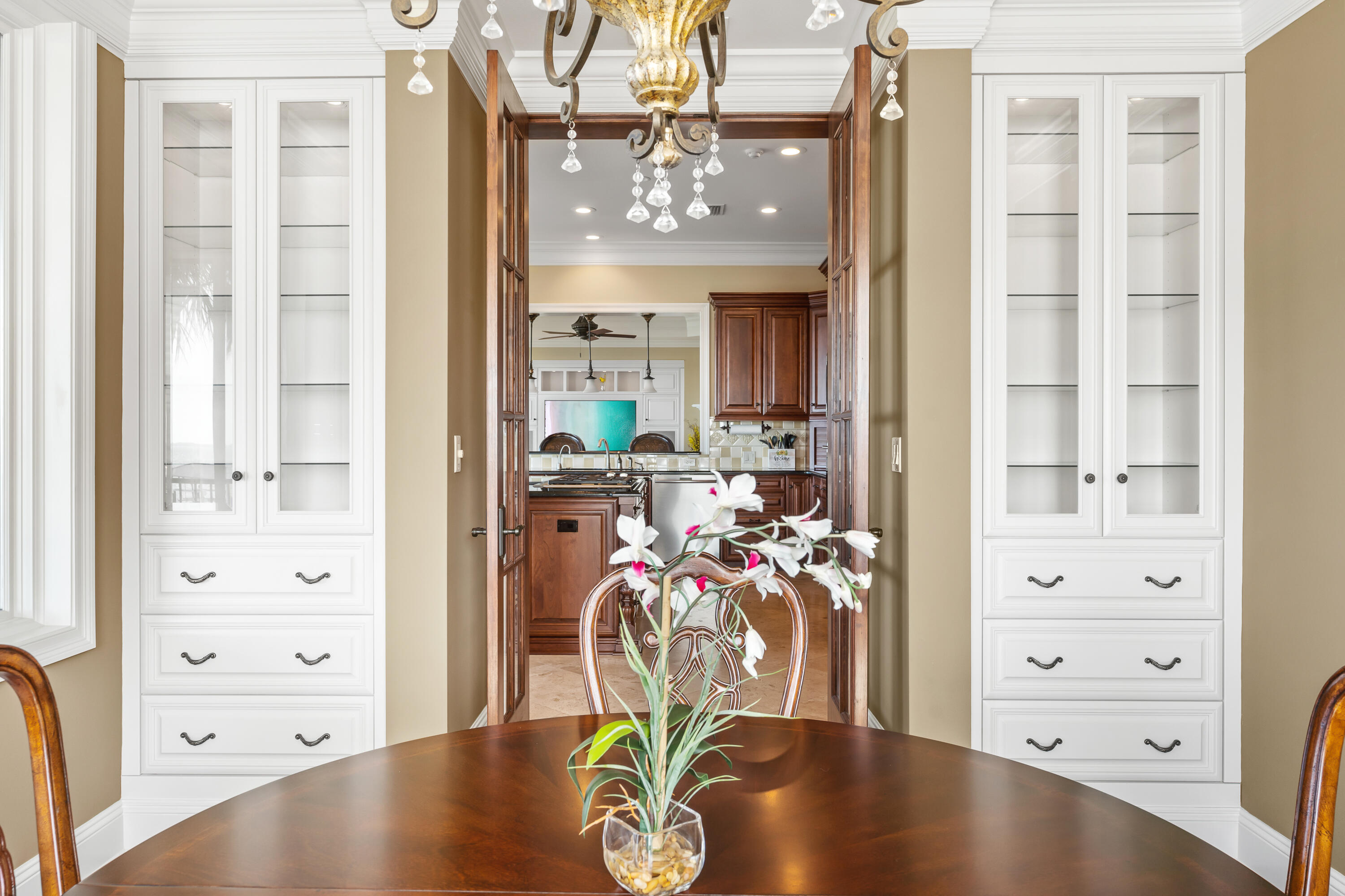 BLACK POINTE - Residential