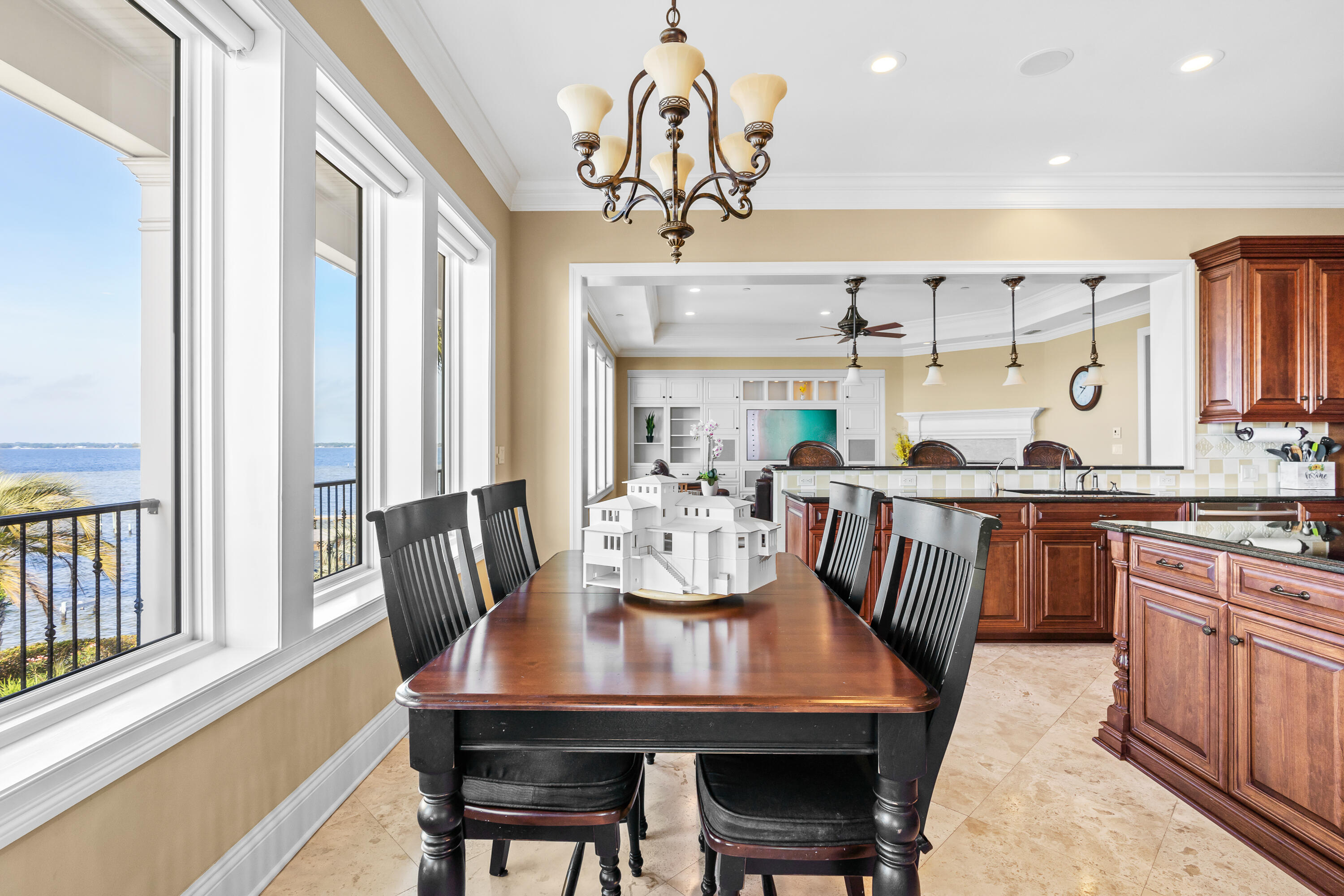 BLACK POINTE - Residential