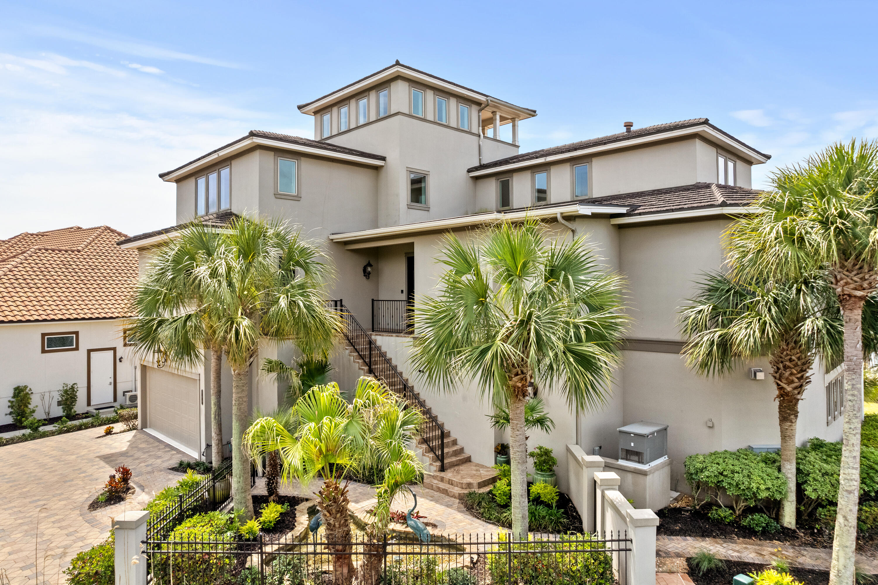 BLACK POINTE - Residential