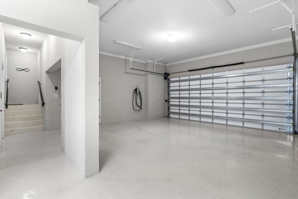 listing image 104