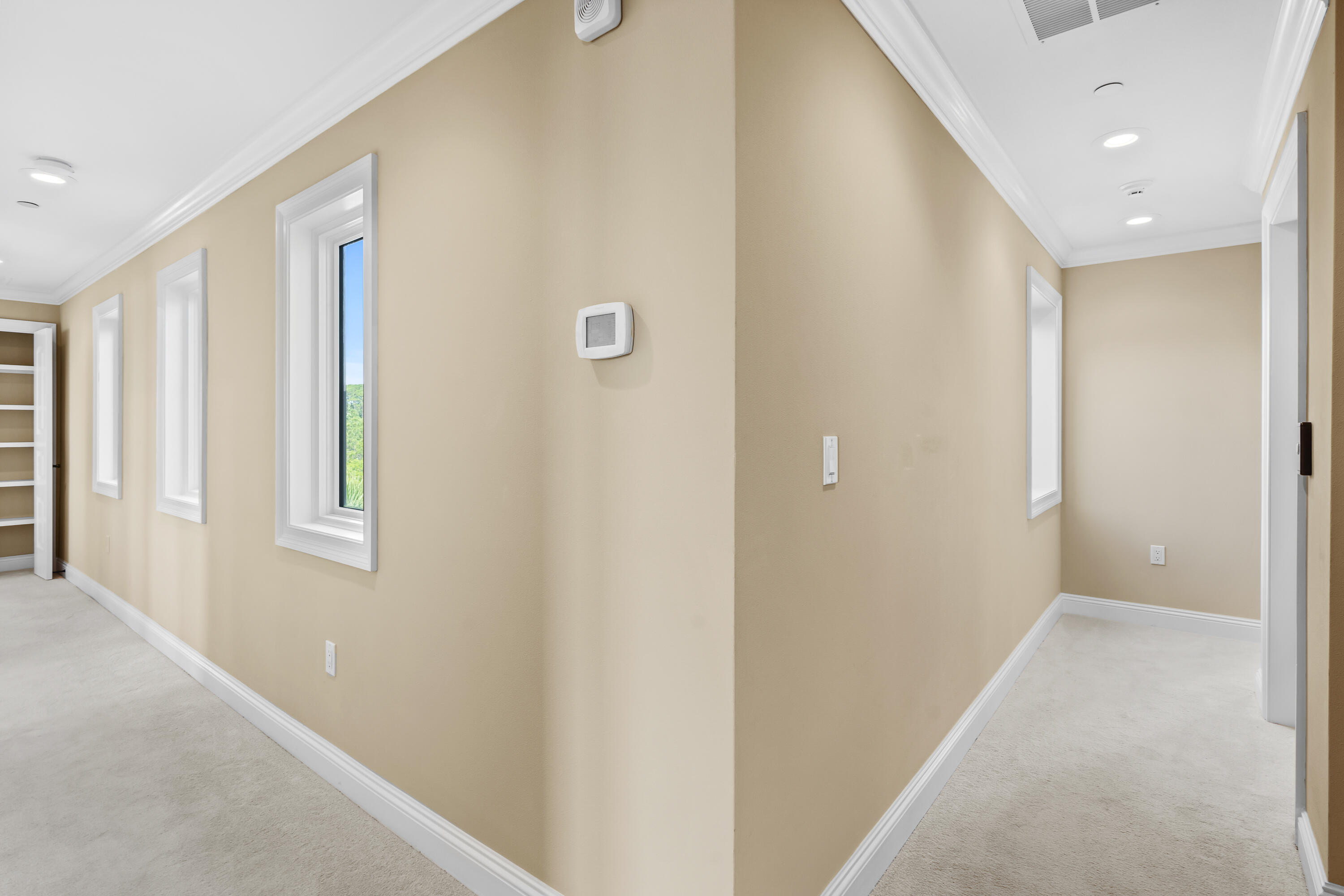 BLACK POINTE - Residential