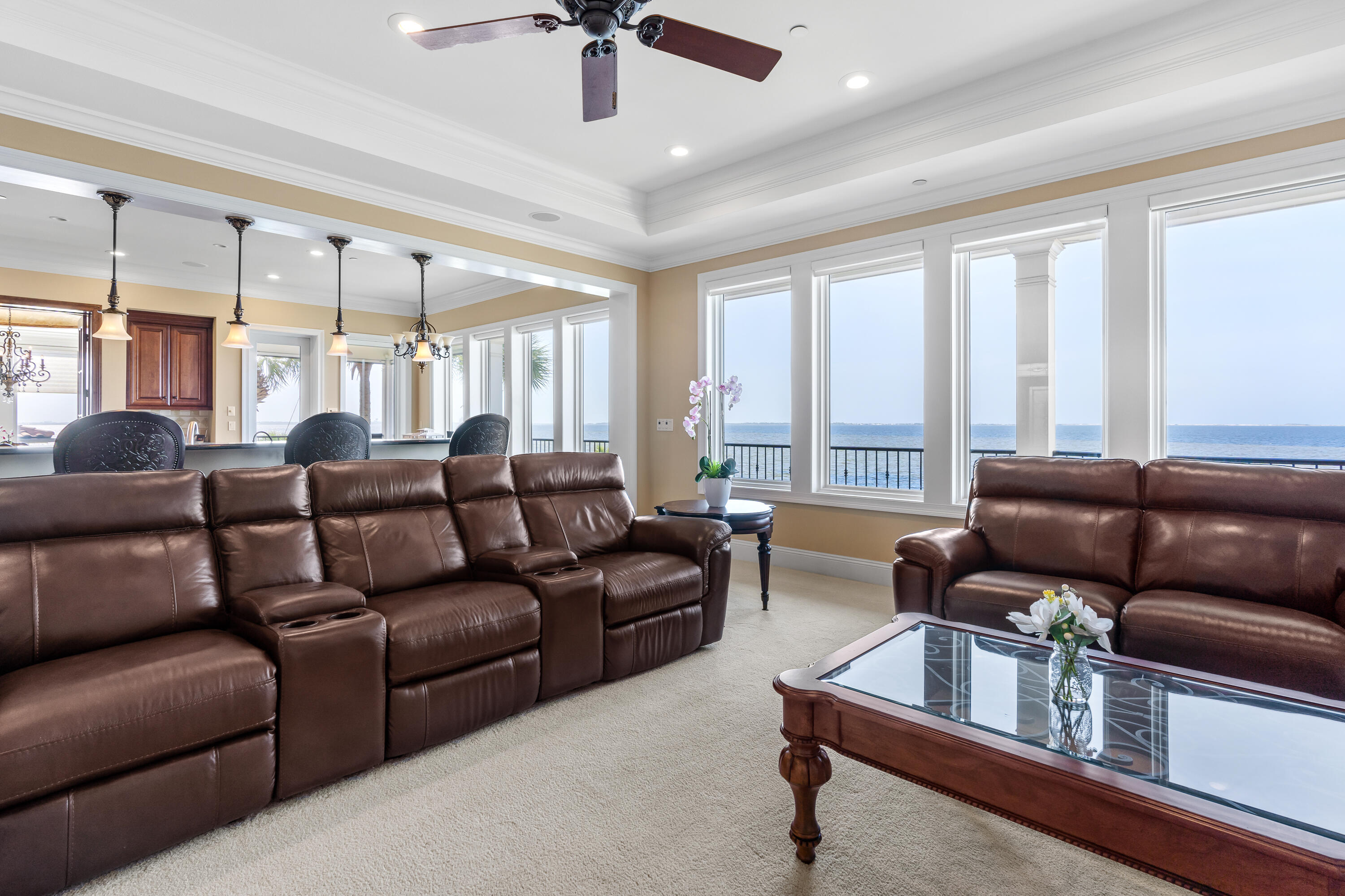 BLACK POINTE - Residential