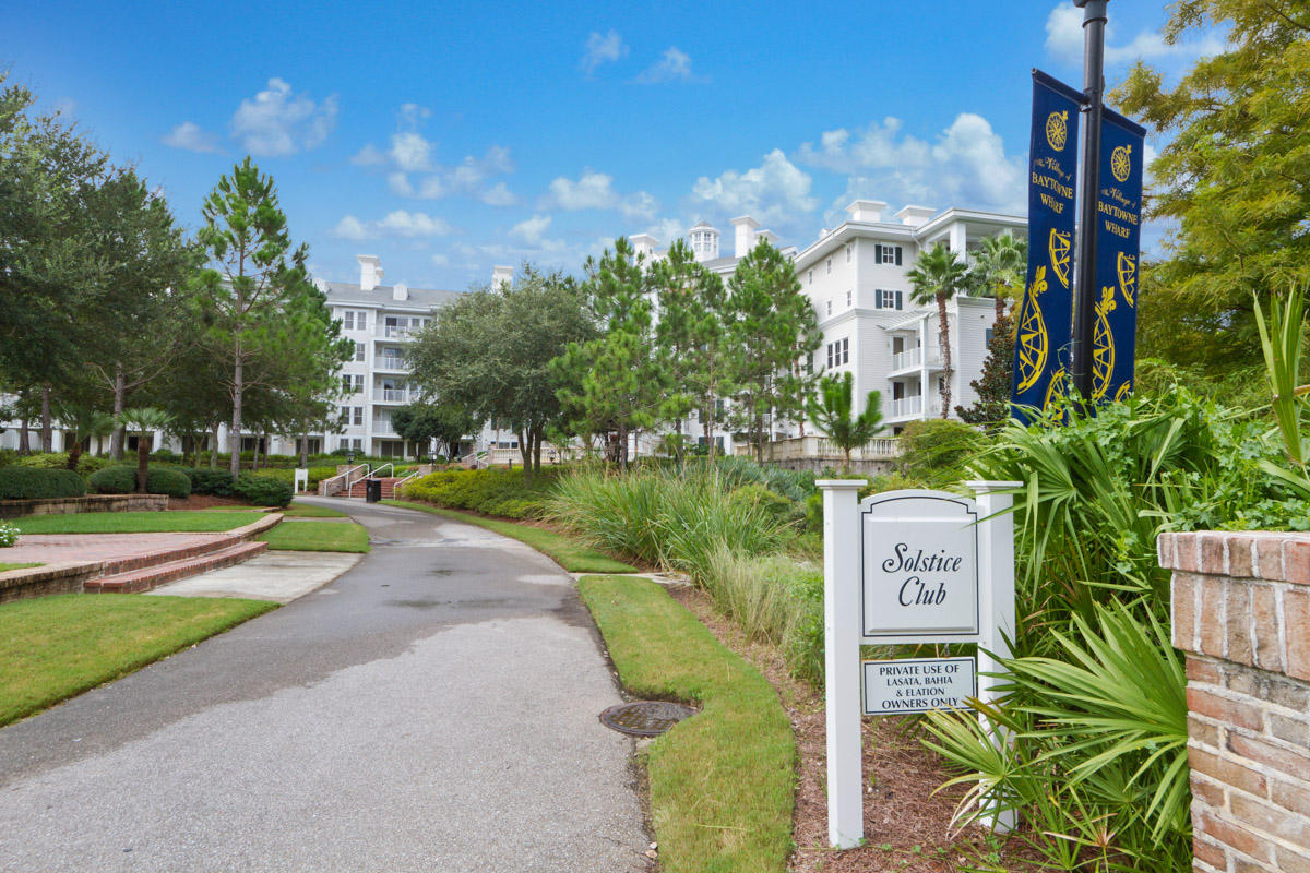 BAHIA CONDO - Residential