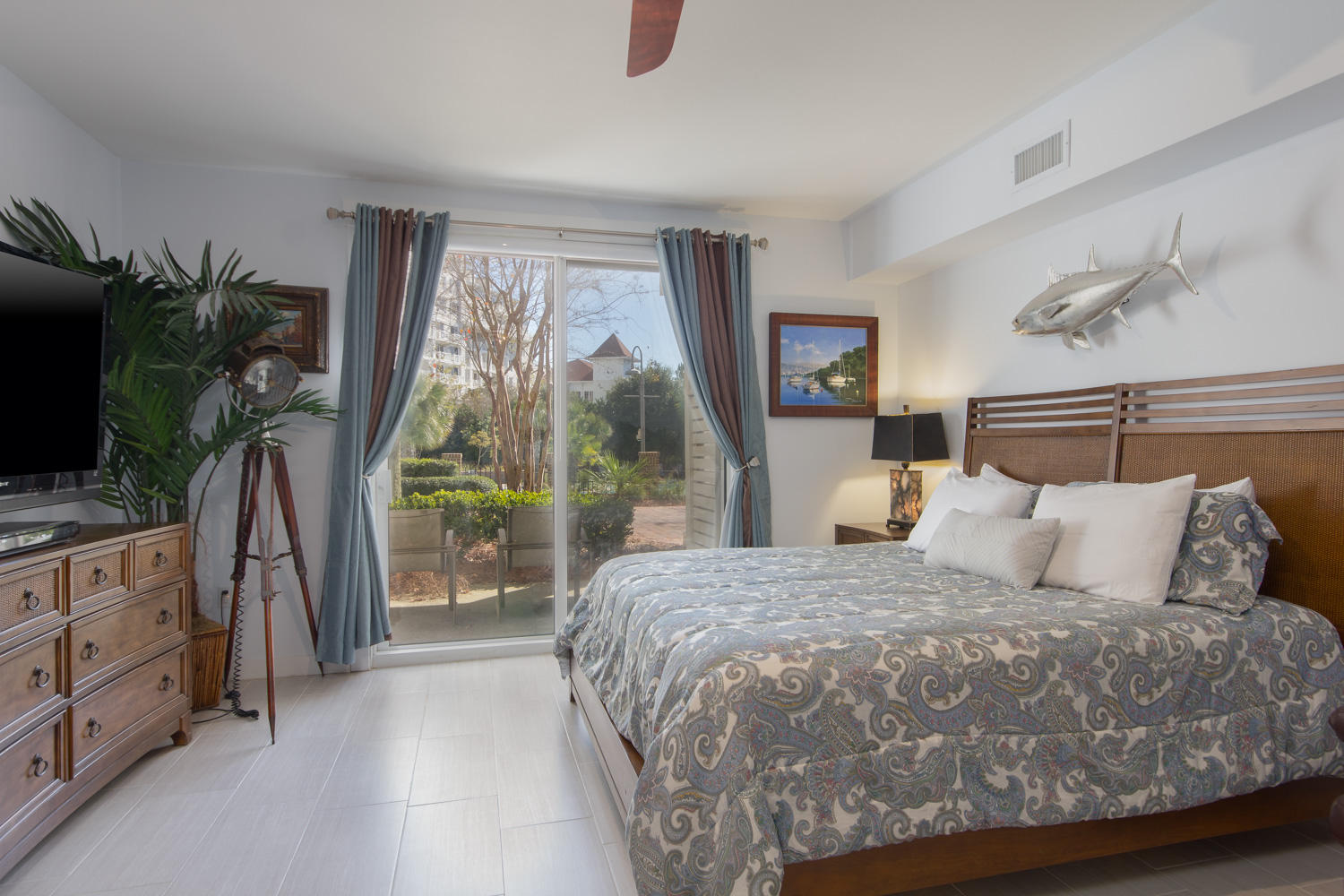 BAHIA CONDO - Residential