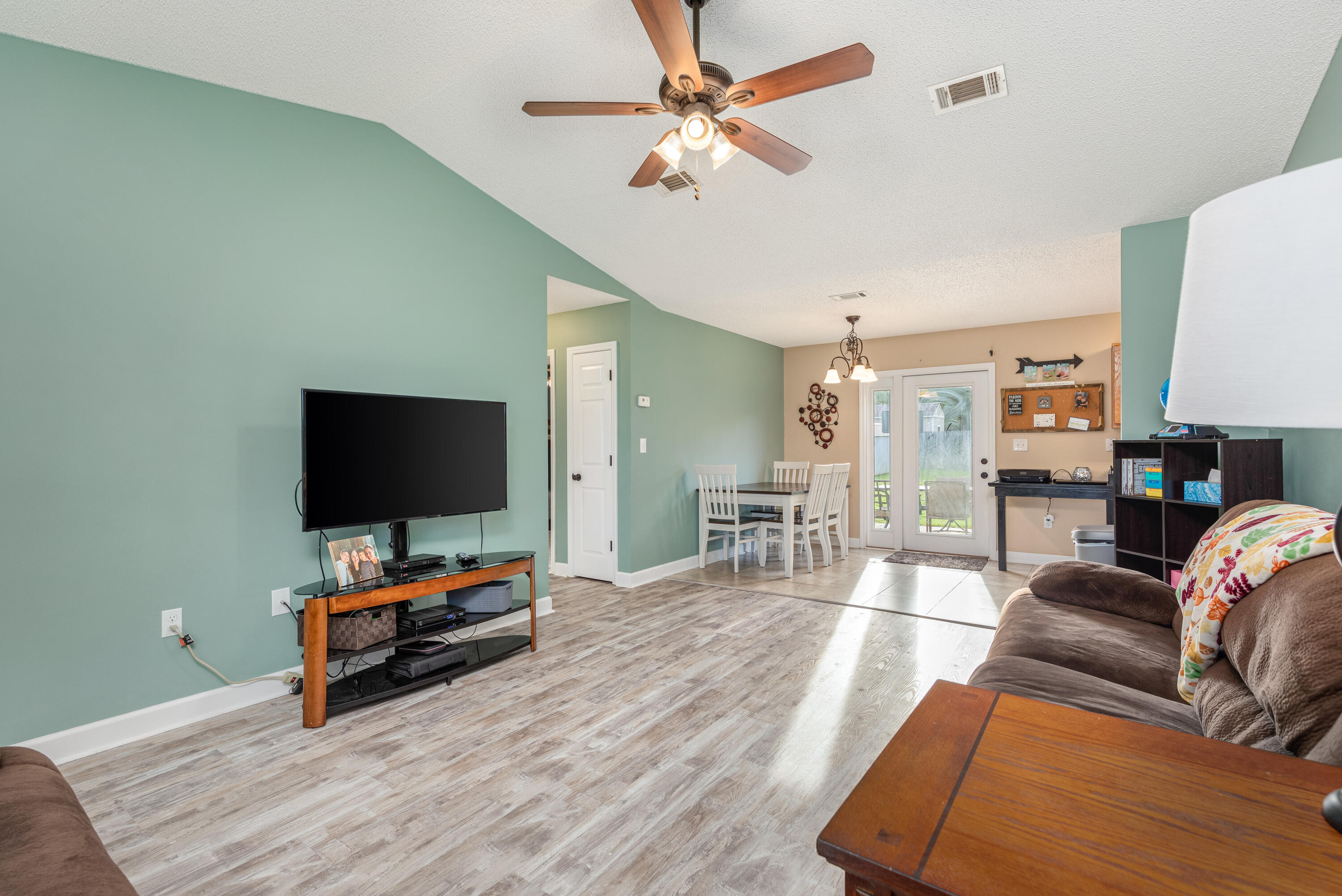 AUBURN ACRES - Residential