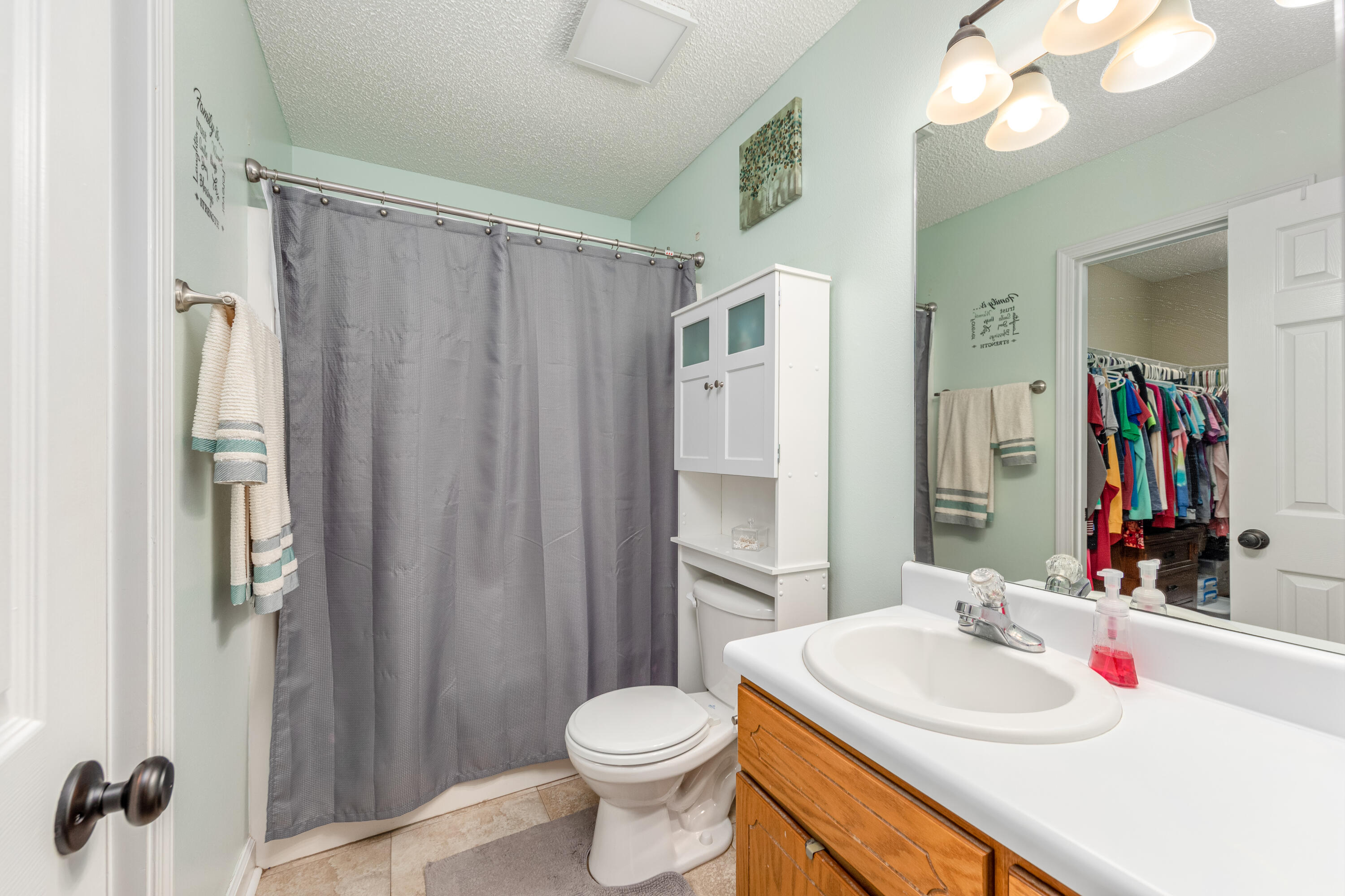 AUBURN ACRES - Residential