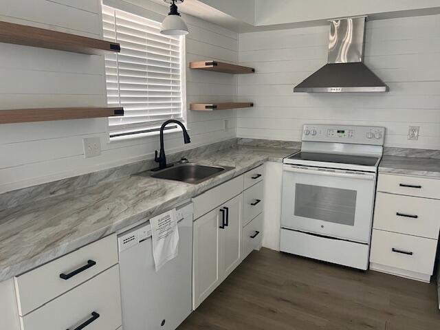 Welcome to your dream coastal retreat! This 2 bedroom, 2 bathroom condo on Holiday Isle is the ideal blend of comfort, style, and location. Enjoy the rare convenience of a private garage, large enough to fit two cars tandem or a golf cart. Located on desirable Nautical Way, you're just a short walk to the Destin Jetty East Beaches and Noriega Point, perfect for sunbathing, snorkeling, or enjoying a beachside picnic.Short term and long term rentals are allowed, making this a flexible and valuable opportunity.All sizes are approximate including sq ft. Please verify. This property is eligible under the Freddie Mac First Look Initiative through 09/04/2025. Homegenius Real Estate is Co-Broker