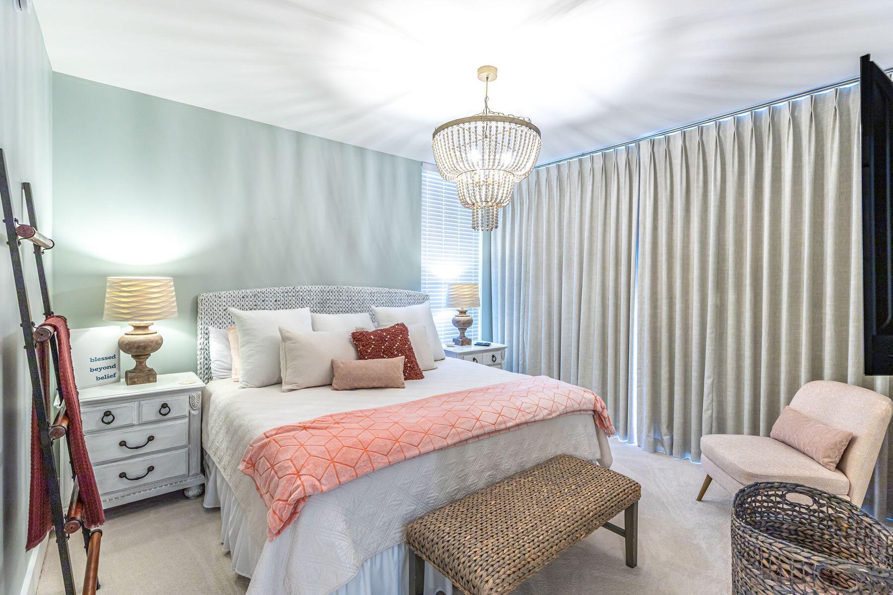 SILVER BEACH TOWERS - Residential