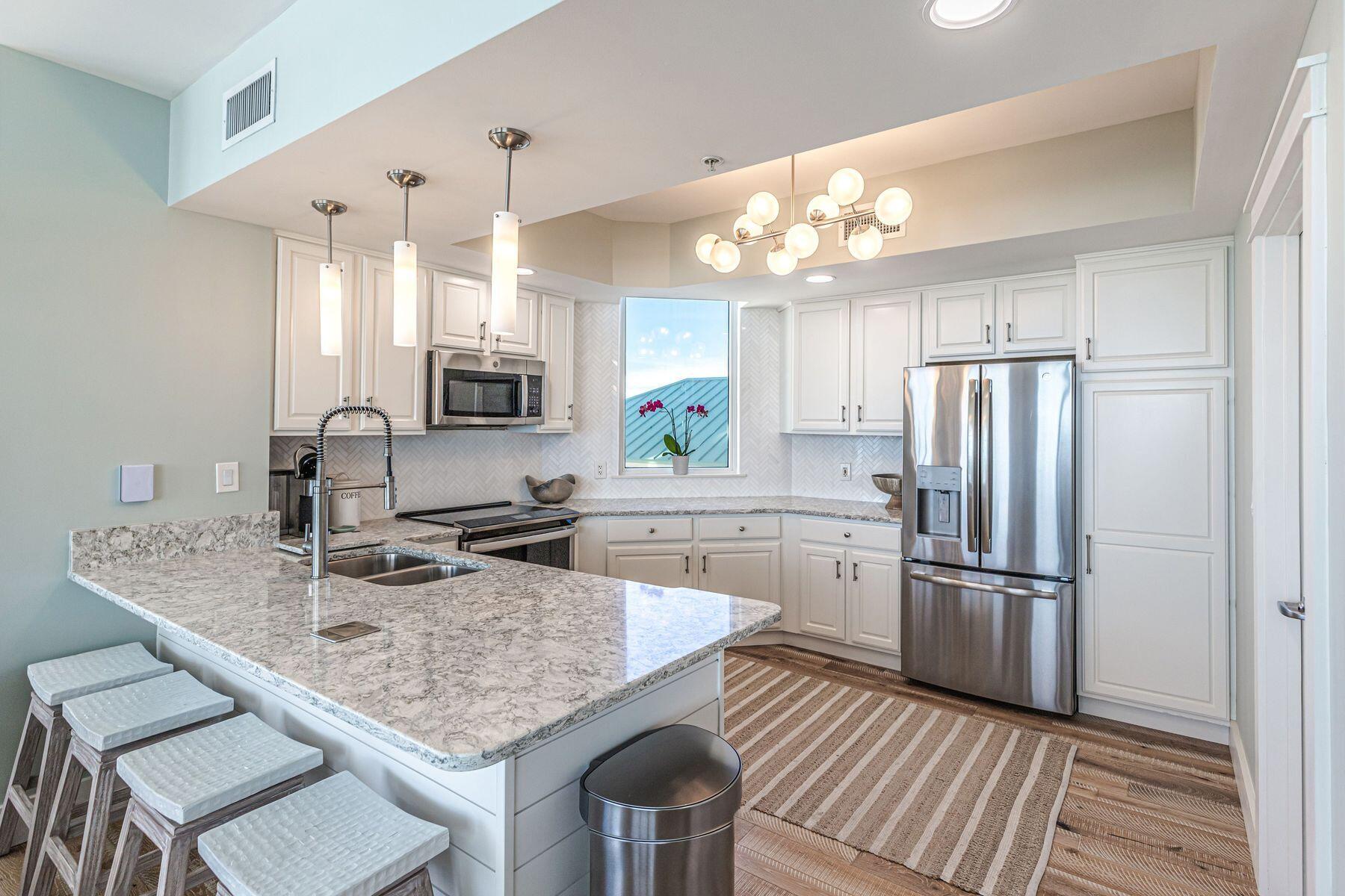 SILVER BEACH TOWERS - Residential