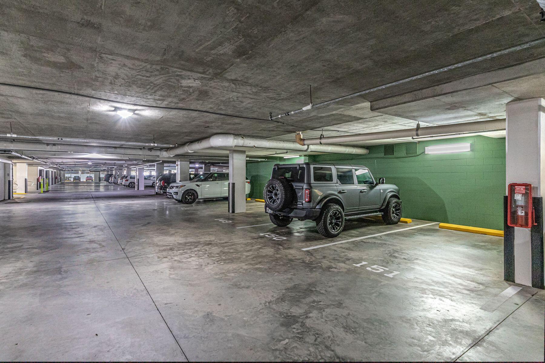 SILVER BEACH TOWERS - Residential