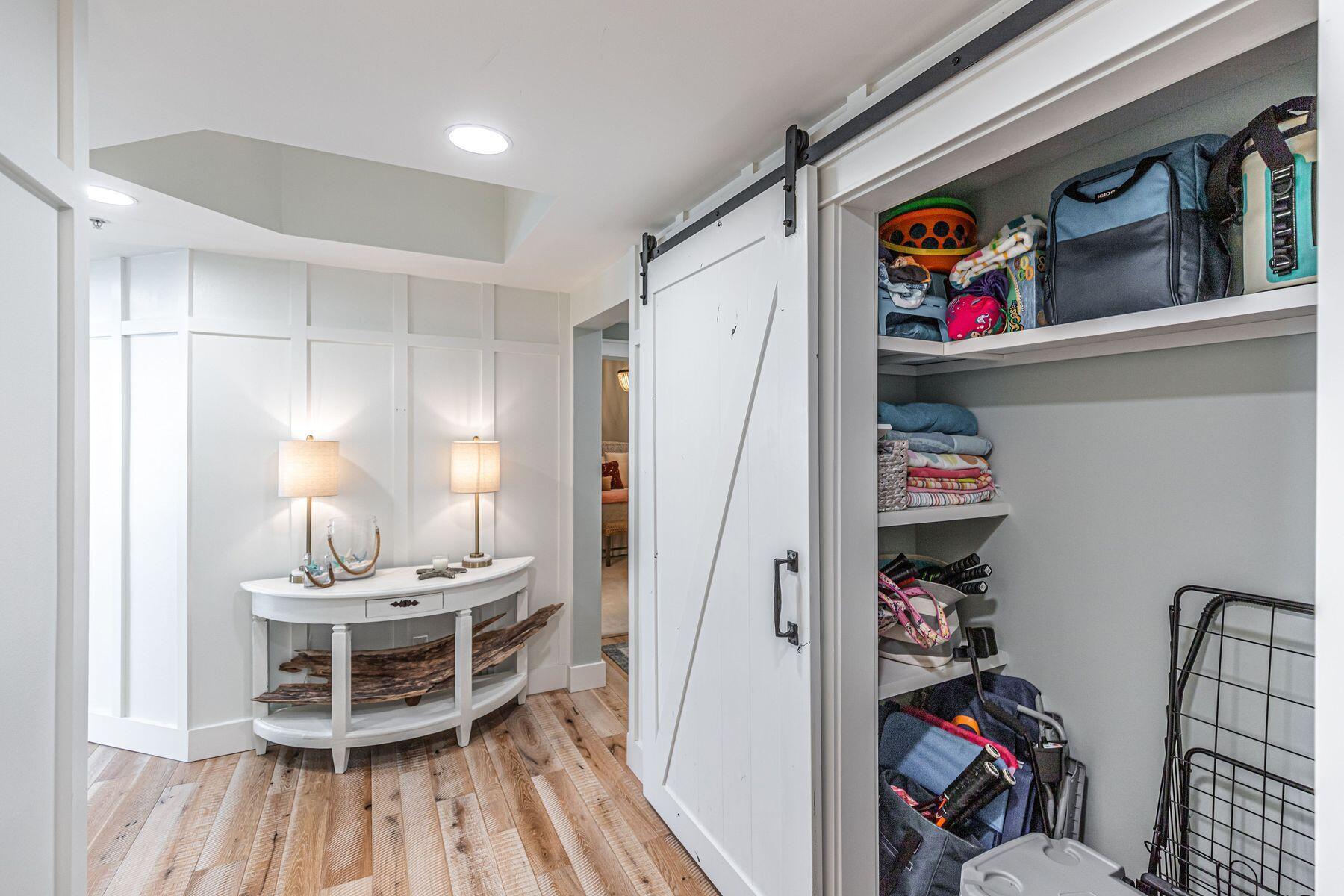 SILVER BEACH TOWERS - Residential